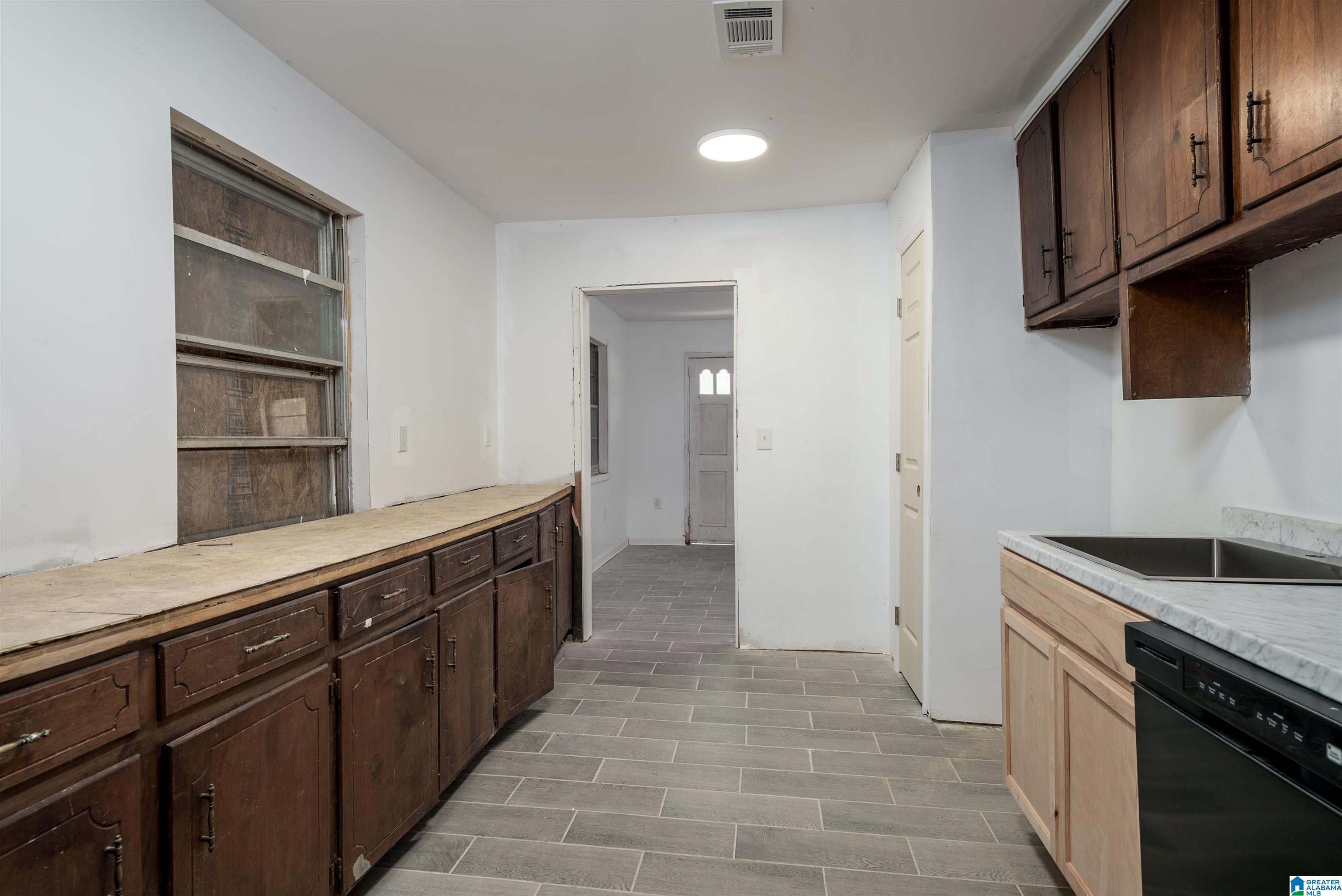 Photo 3 of Single family home for sale at 6112 Court O, Birmingham, AL 35228 | MLS# 21456631 | Listing updated on 2026-08-27