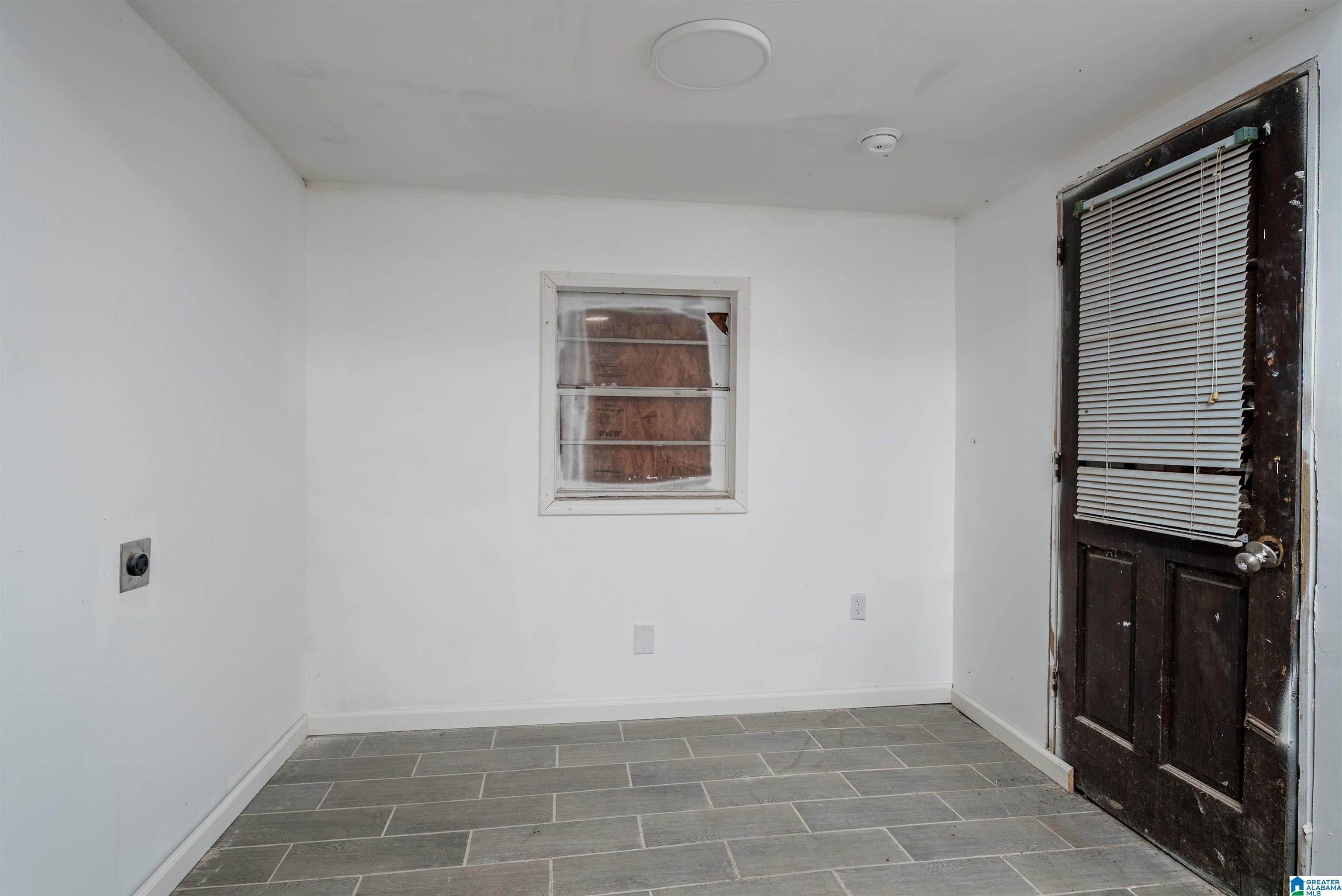 Photo 4 of Single family home for sale at 6112 Court O, Birmingham, AL 35228 | MLS# 21456631 | Listing updated on 2026-08-27