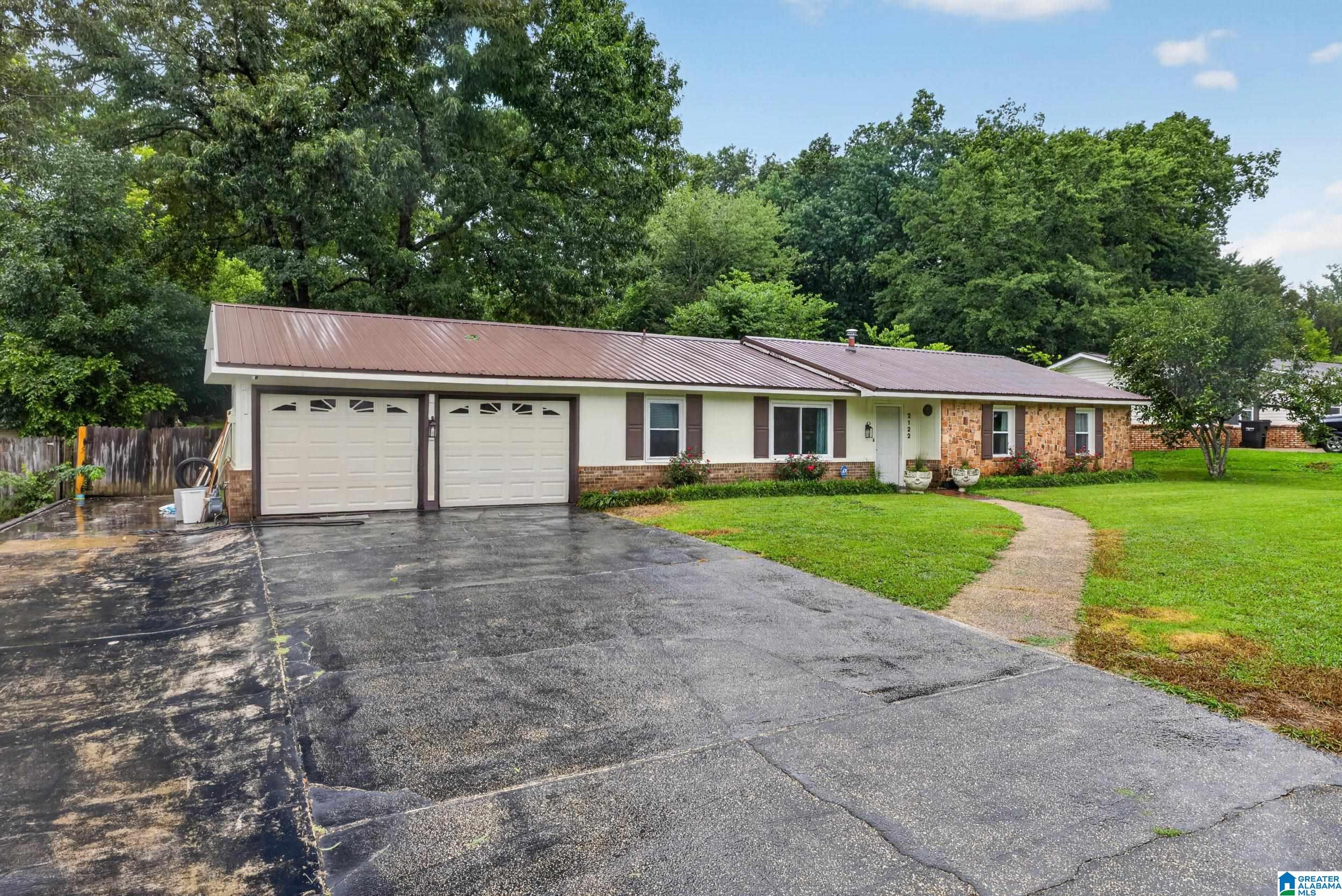 Photo 4 of Single family home for sale at 2122 Vicki Dr, Birmingham, AL 35235 | MLS# 21456710 | Listing updated on 2026-09-14