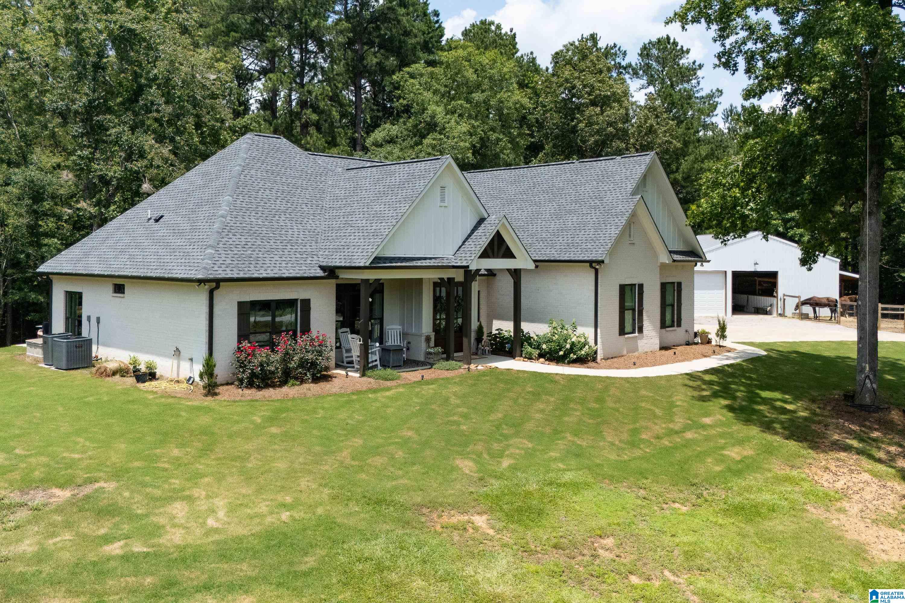 Photo 4 of Single family home for sale at 340 Lake Cottage Rd, Sterrett, AL 35147 | MLS# 21456726 | Listing updated on 2026-09-15