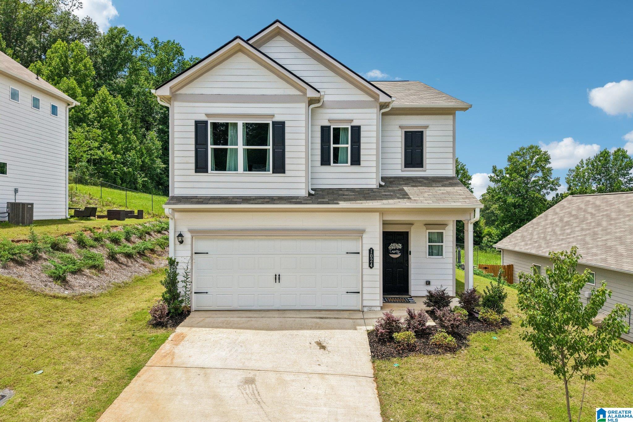 1st image of 1024 Pinnacle Parkway, Leeds, AL 35094 | MLS# 21456746