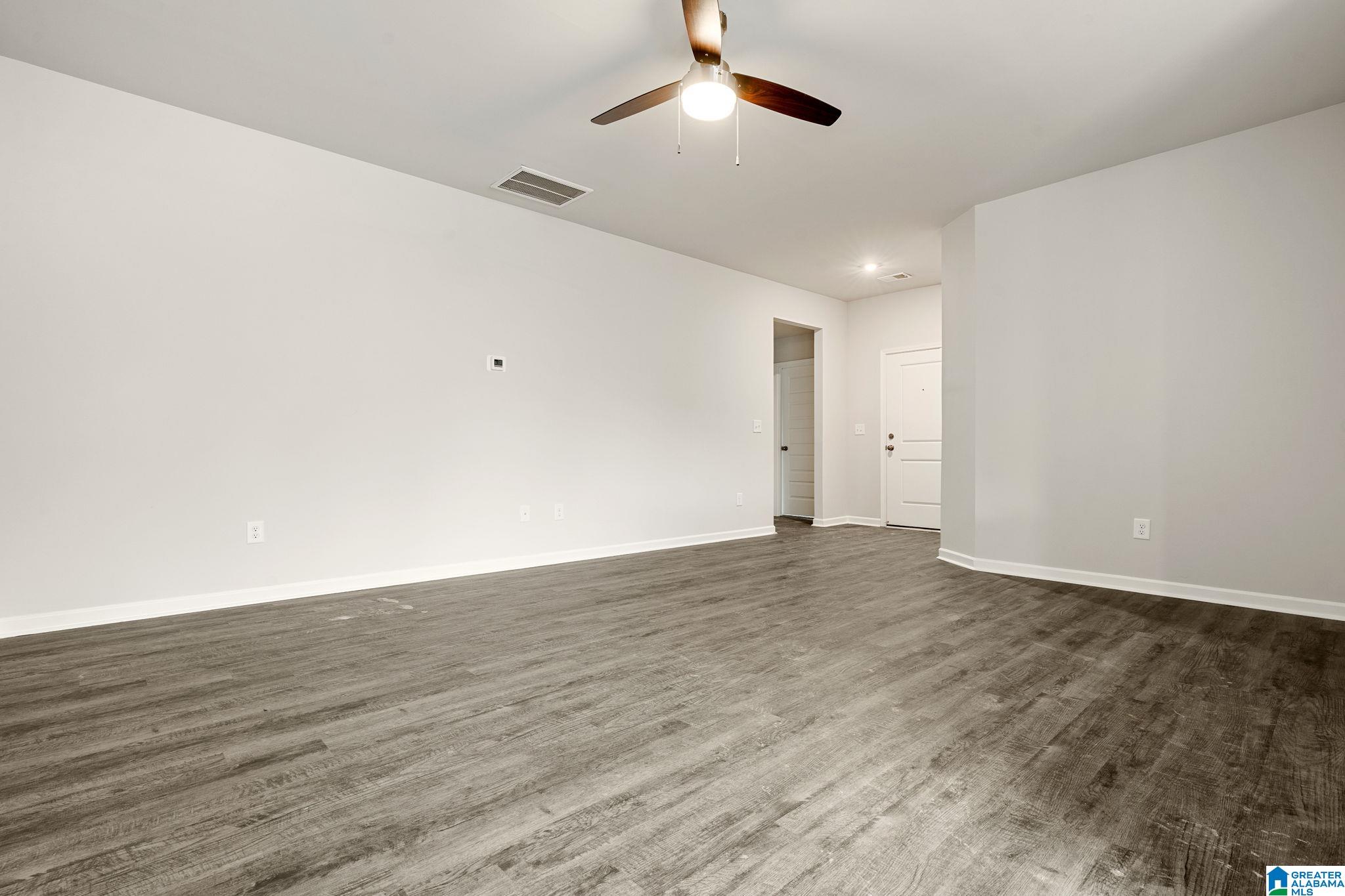Photo 3 of Sale Pending at 3055 E Middlebrooke Xing, Odenville, AL 35120 | MLS# 21456782 | Listing updated on 2026-08-17
