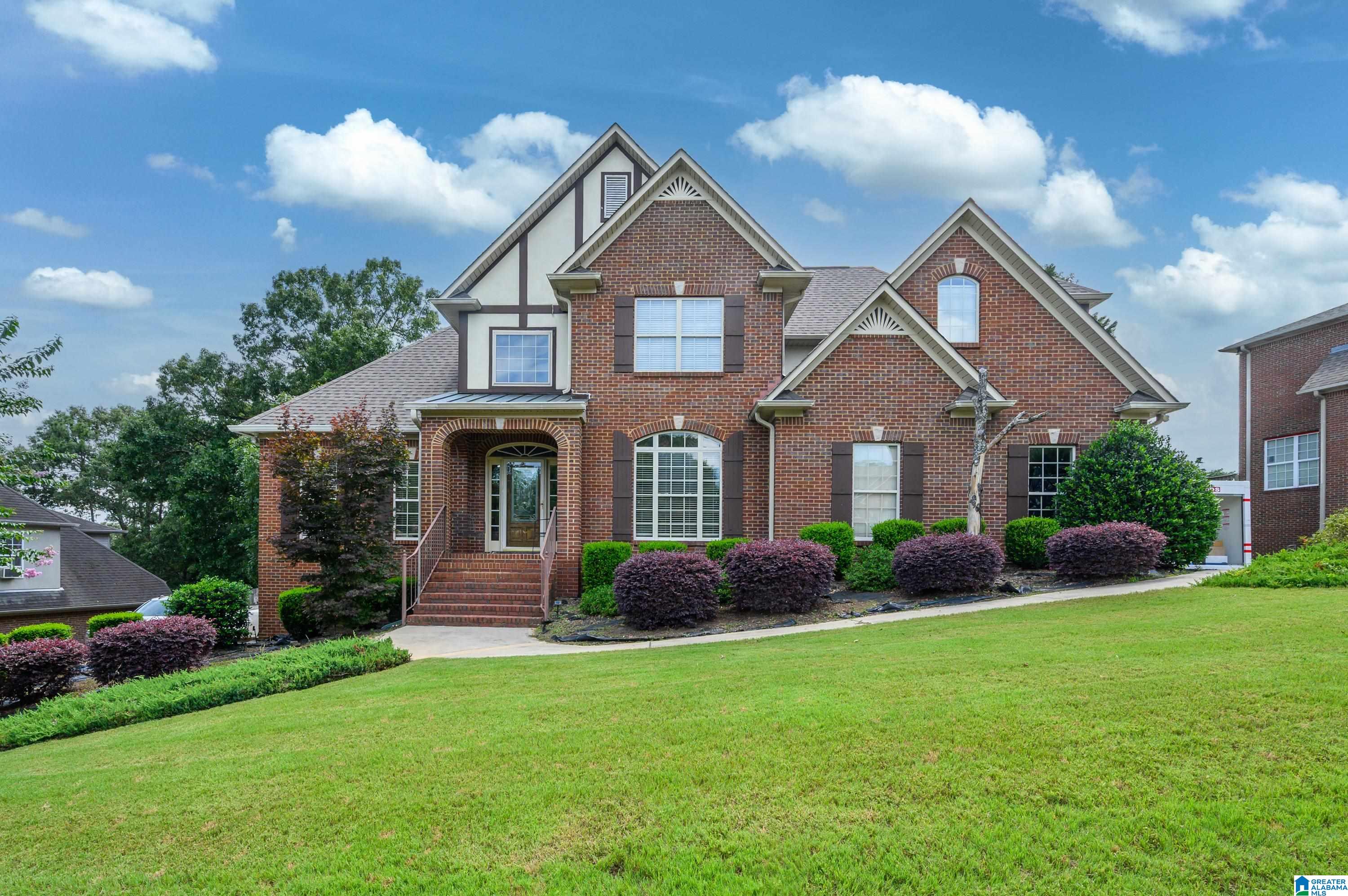 Photo 1 of Single family home for sale at 1005 Woodlands Cvs, Hoover, AL 35080 | MLS# 21456796 | Listing updated on 2026-06-25