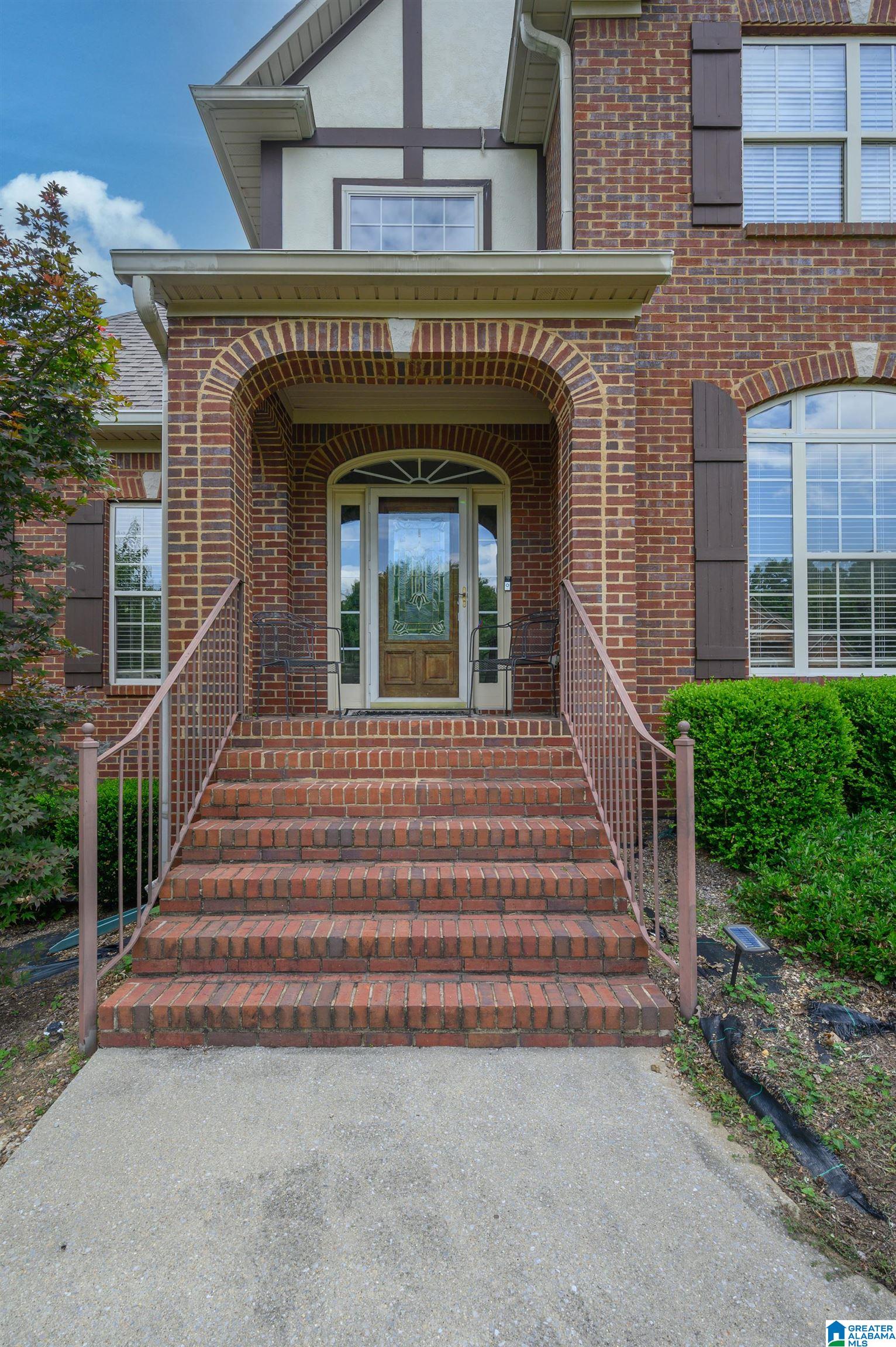 Photo 3 of Single family home for sale at 1005 Woodlands Cvs, Hoover, AL 35080 | MLS# 21456796 | Listing updated on 2026-06-25