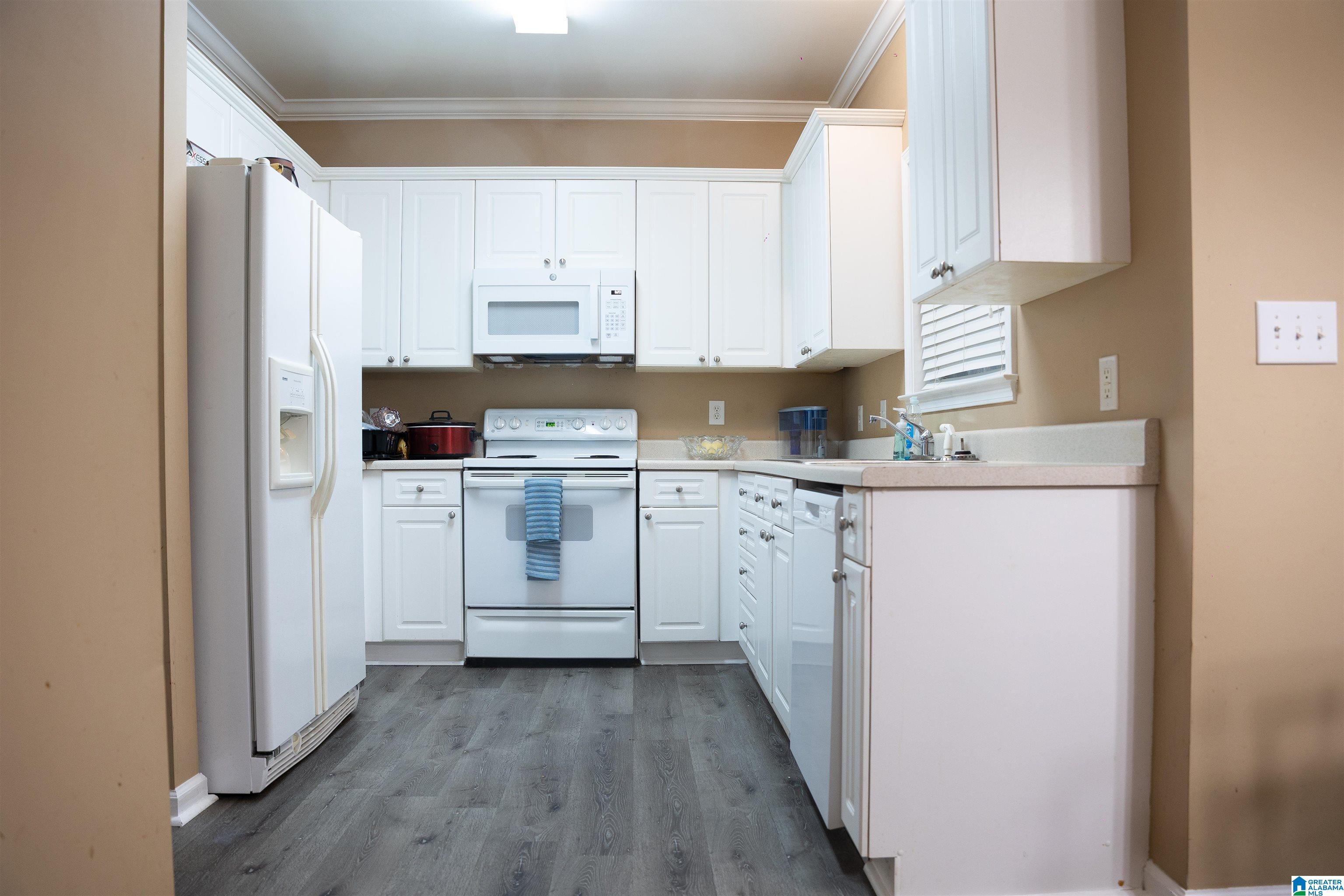 4th image of 301 Springdale Dr, Gardendale, AL 35071 | MLS# 21456800