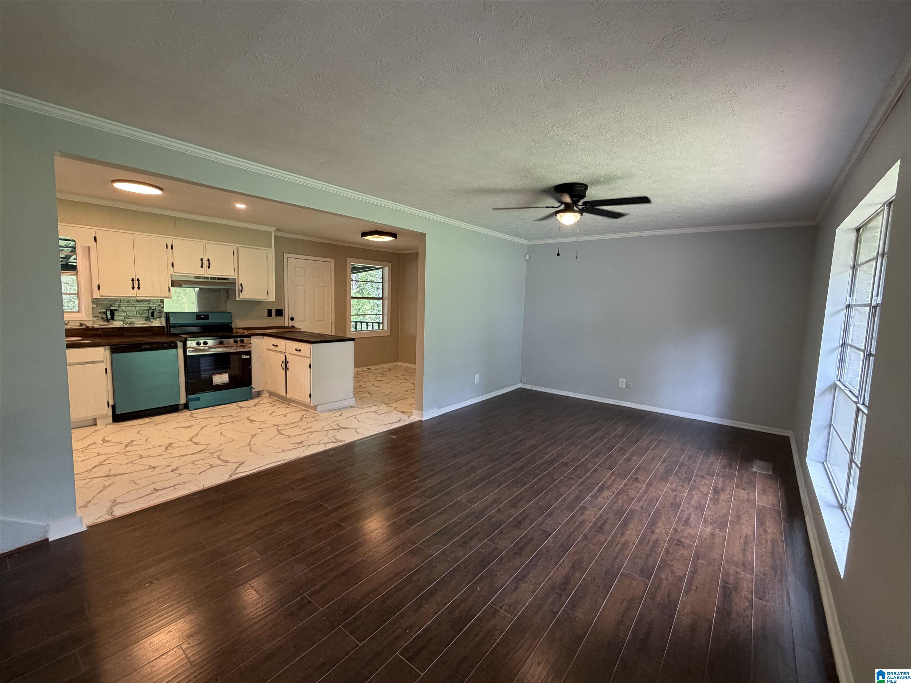3rd image of 1018 Hillcrest Dr, Weaver, AL 36277 | MLS# 21456811