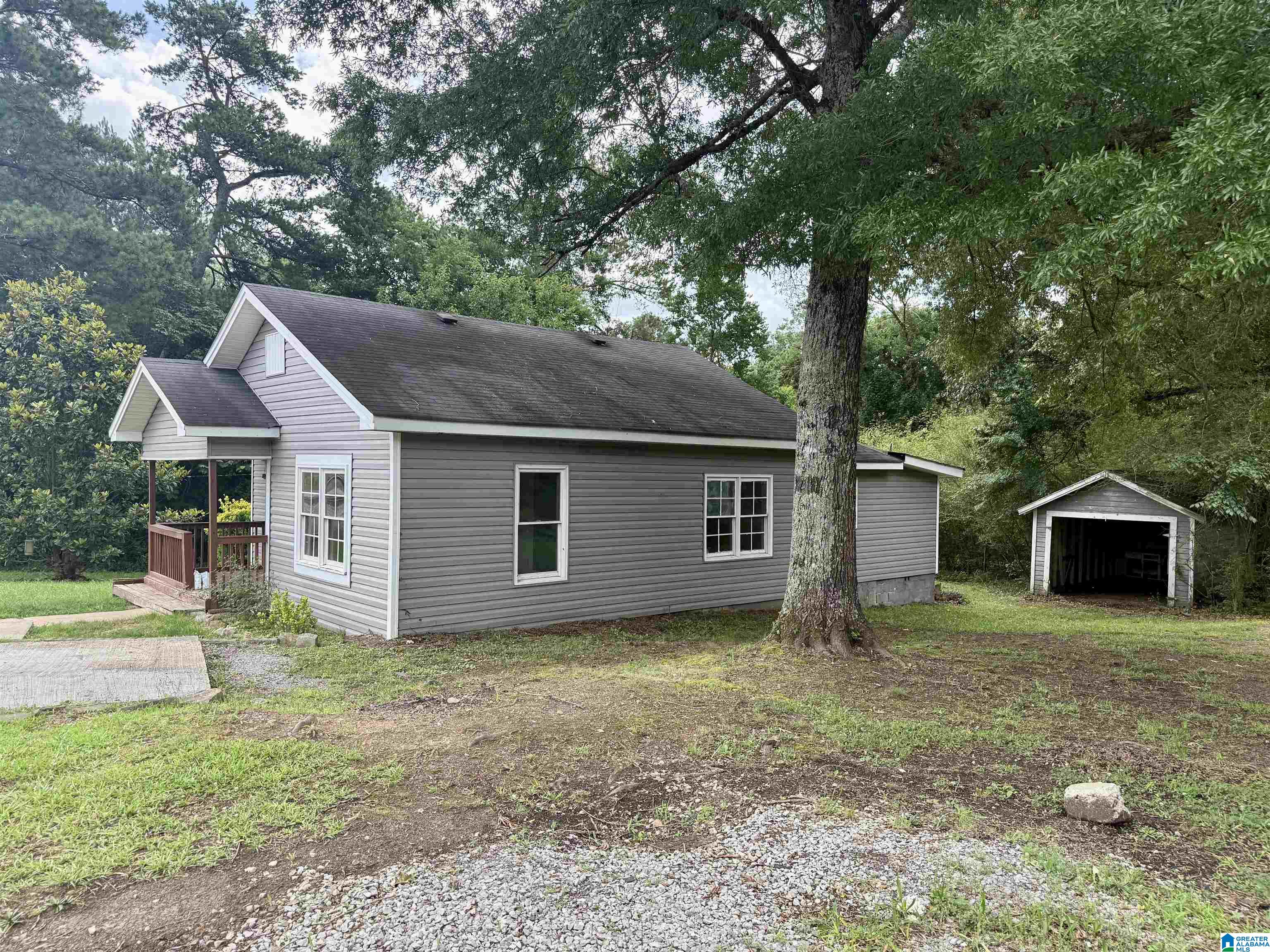 2nd image of 204 Arnett Dr, Pell City, AL 35128 | MLS# 21456869