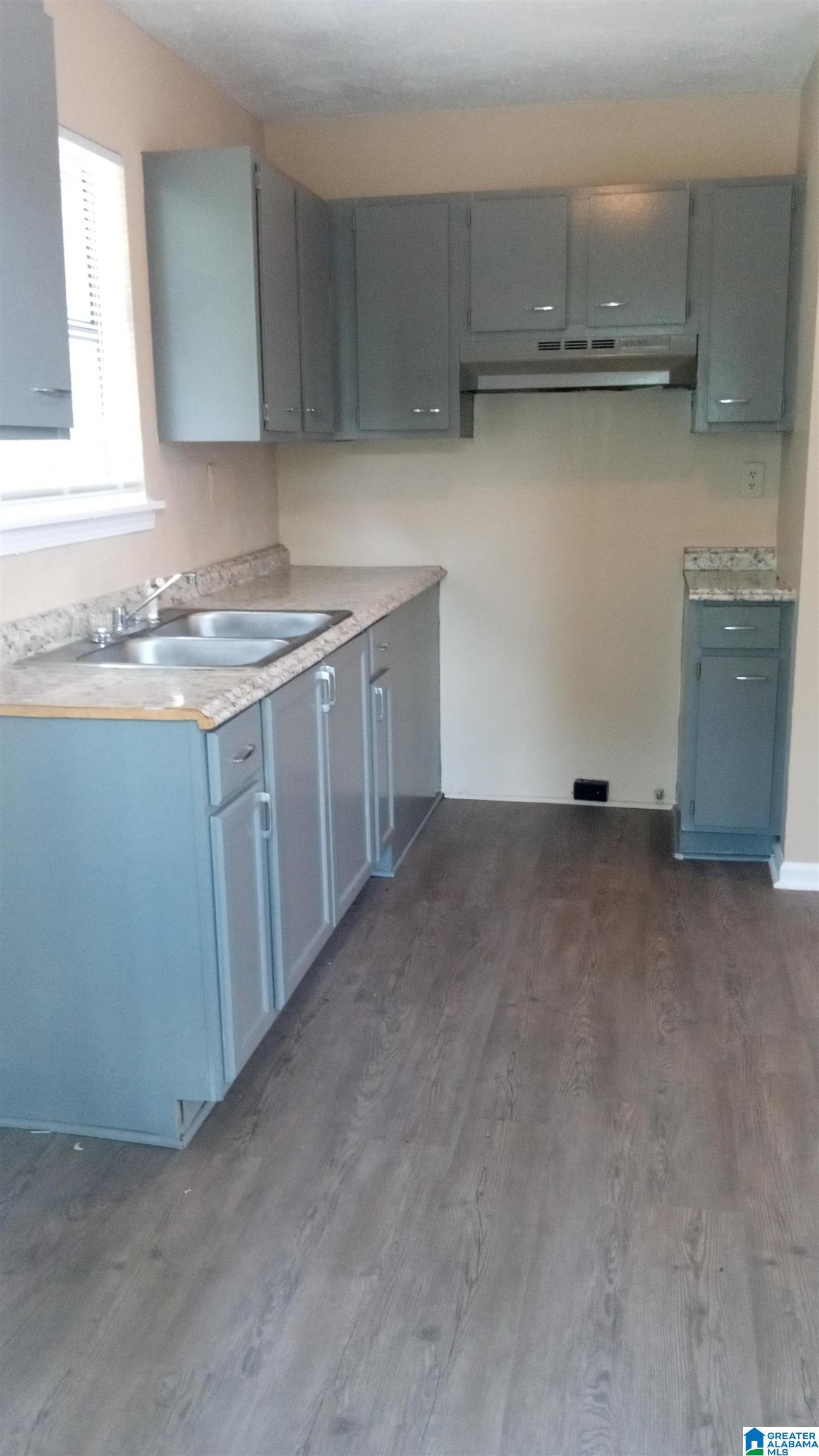 Photo 3 of Single family home for sale at 621 15th Avenue Nw, Birmingham, AL 35215 | MLS# 21456924 | Listing updated on 2026-08-03