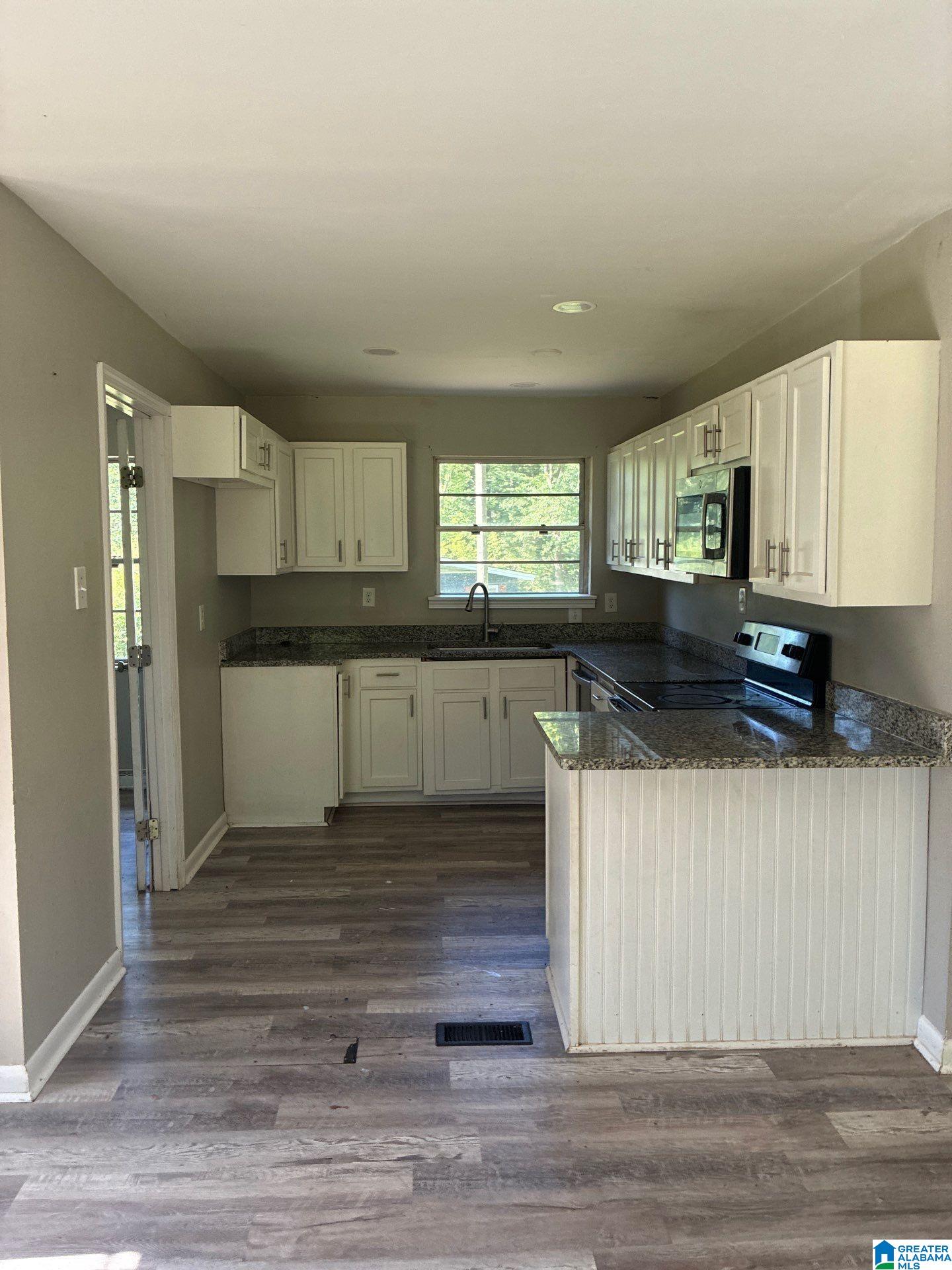 Photo 2 of Single family home for sale at 828 Martinwood Ln, Birmingham, AL 35235 | MLS# 21456929 | Listing updated on 2026-09-17