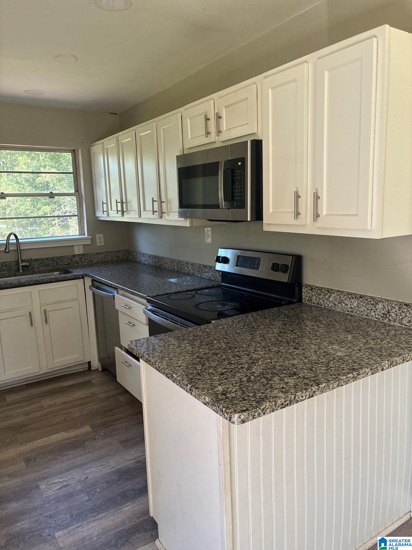 Photo 3 of Single family home for sale at 828 Martinwood Ln, Birmingham, AL 35235 | MLS# 21456929 | Listing updated on 2026-09-17