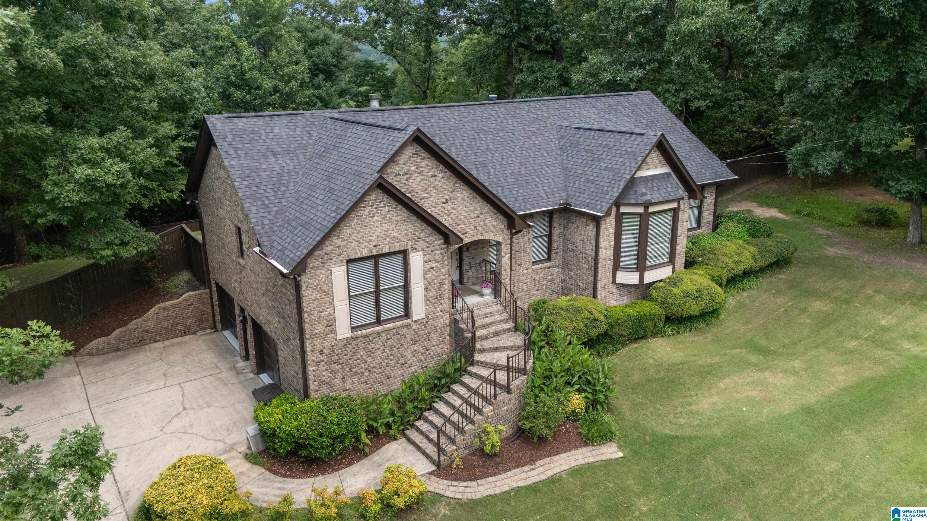 3rd image of 5785 Meadowview Dr, Trussville, AL 35173 | MLS# 21456960