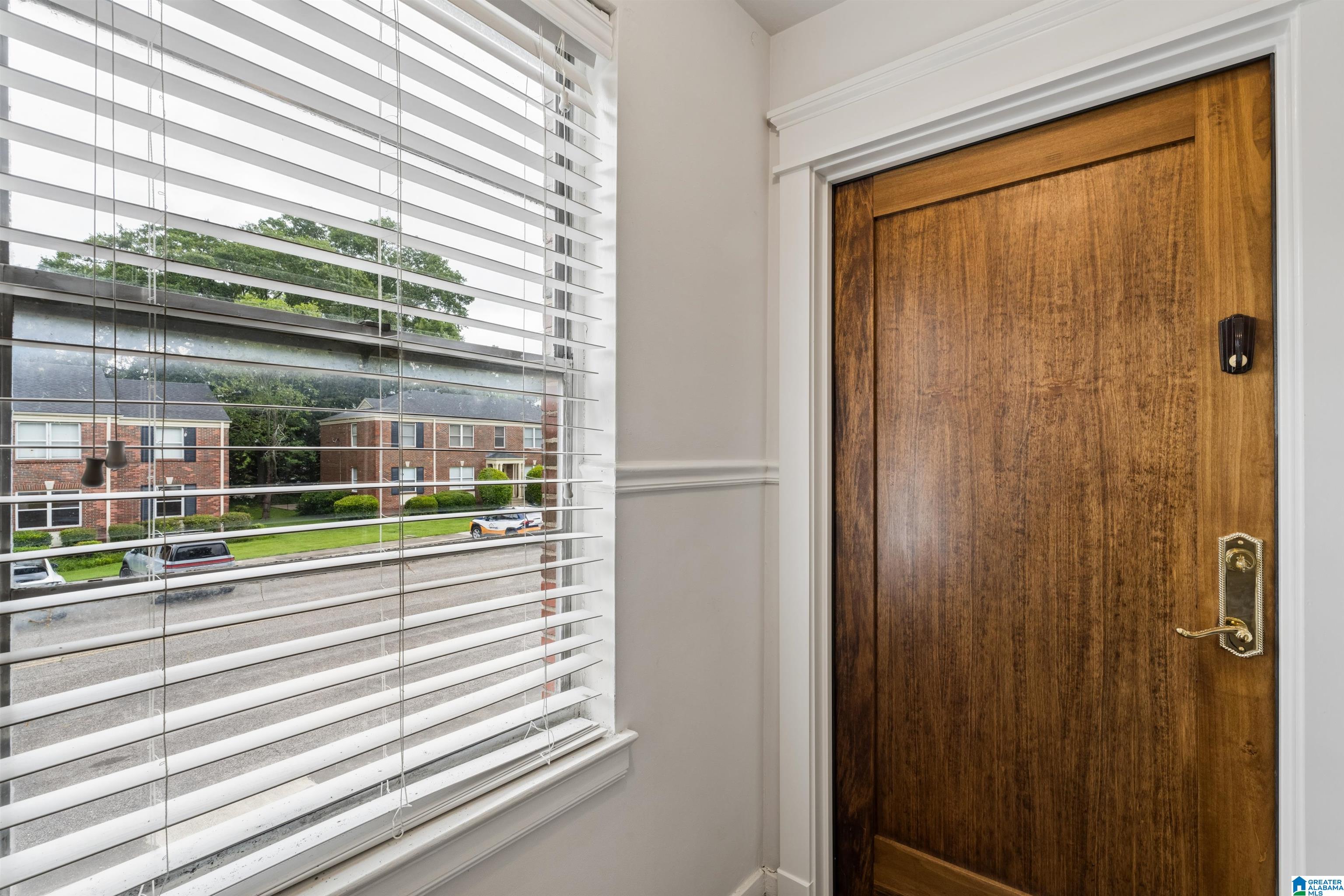 4th image of 2503 Mountain Brook Circle #Unit C, Mountain Brook, AL 35223 | MLS# 21456970