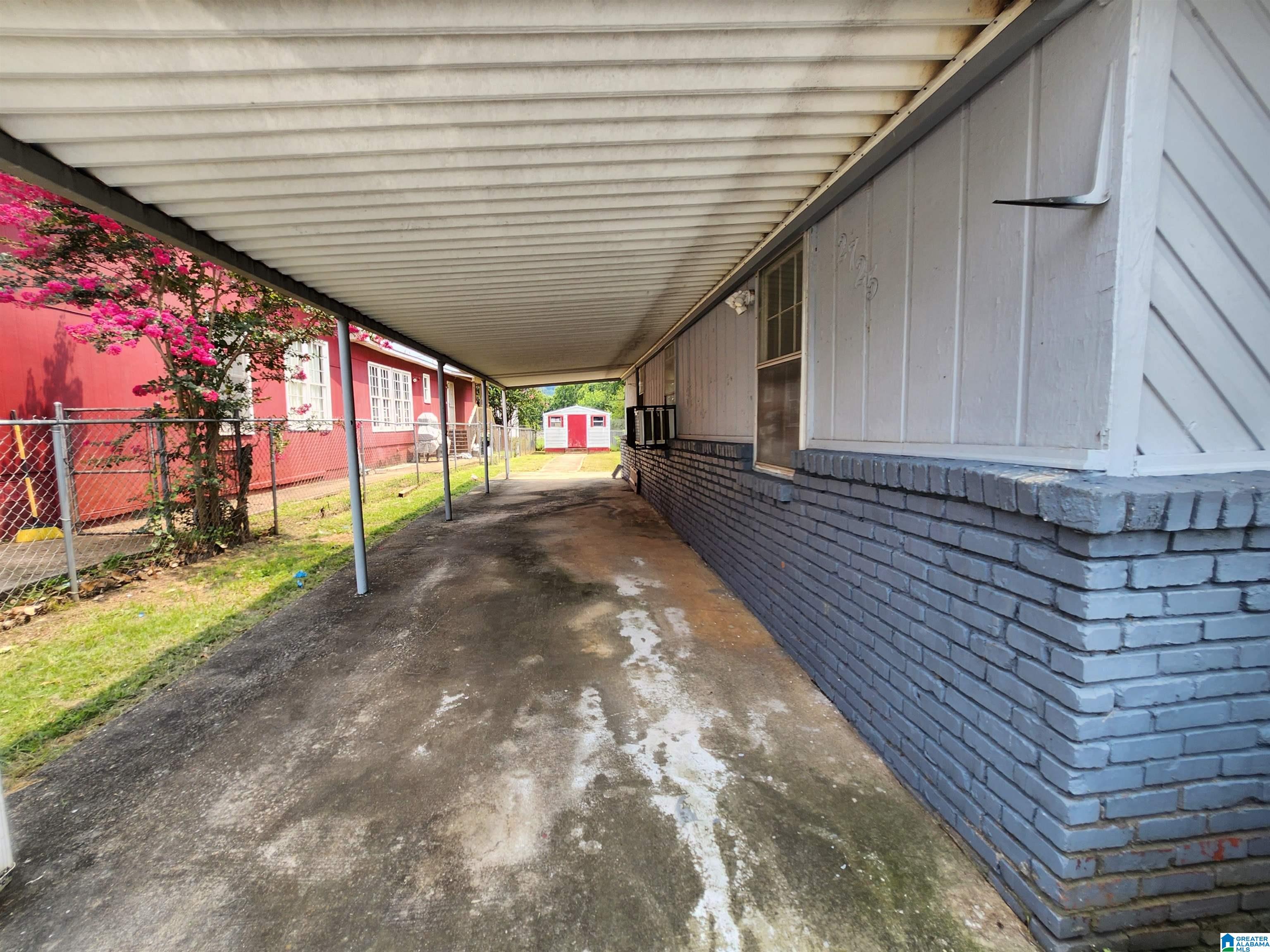 Photo 4 of Single family home for sale at 2725 Parklawn Ave SW, Birmingham, AL 35211 | MLS# 21456976 | Listing updated on 2026-09-01