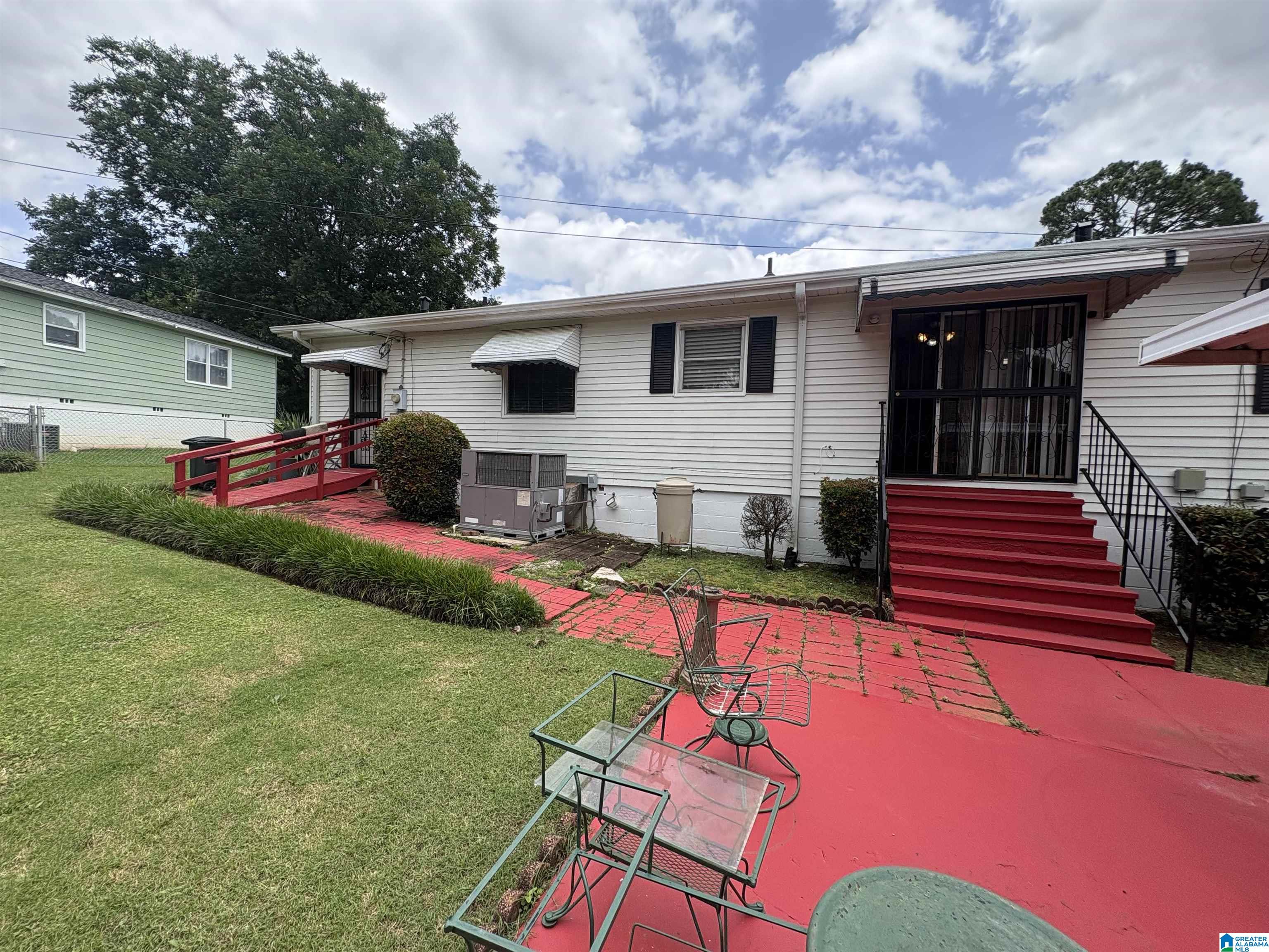 Photo 3 of Single family home for sale at 1548 Elm St SW, Birmingham, AL 35211 | MLS# 21456980 | Listing updated on 2026-09-01