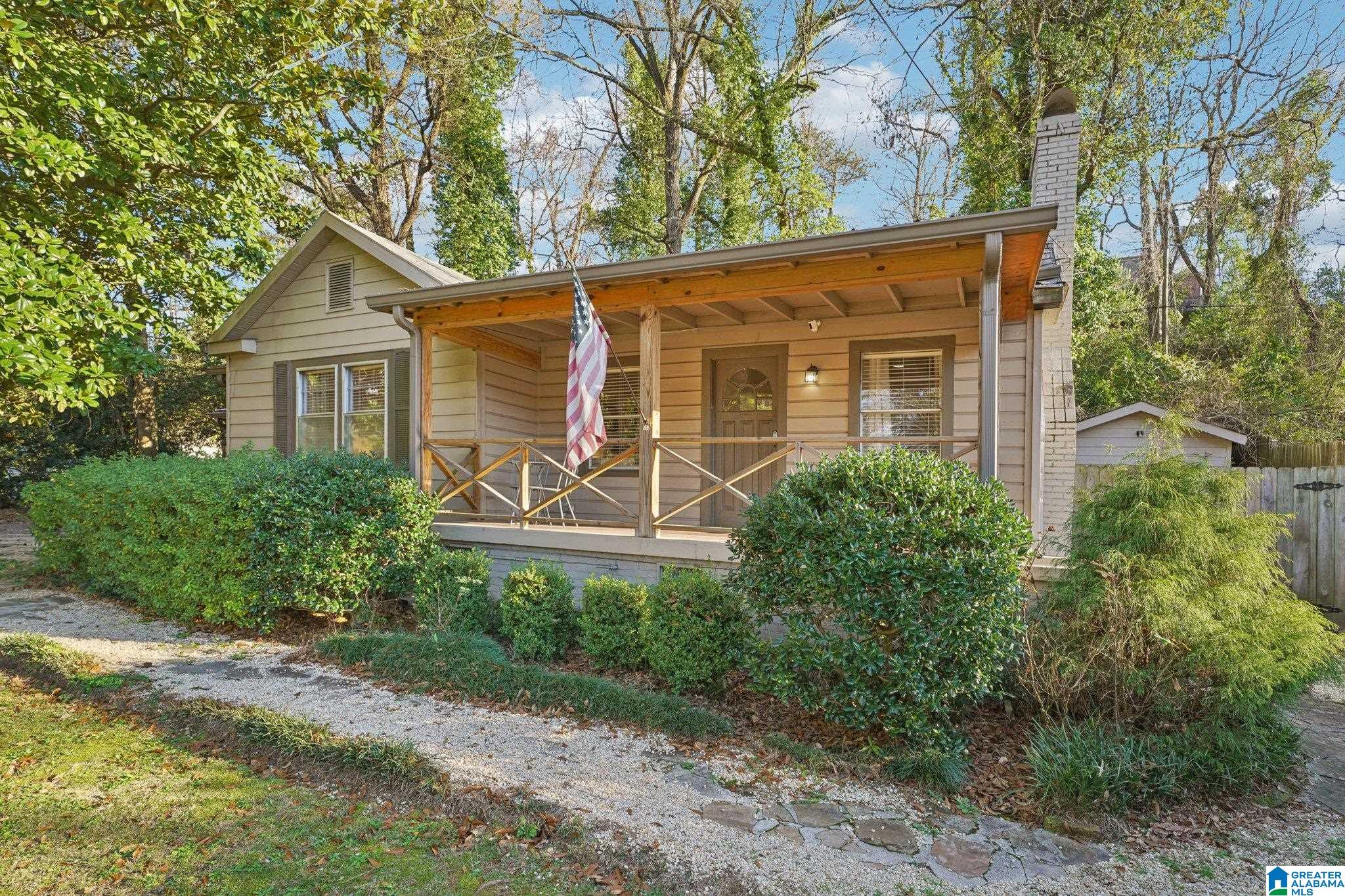 Photo 2 of Sale Pending at 2085 21st Avenue S, Birmingham, AL 35209 | MLS# 21457025 | Listing updated on 2026-09-08