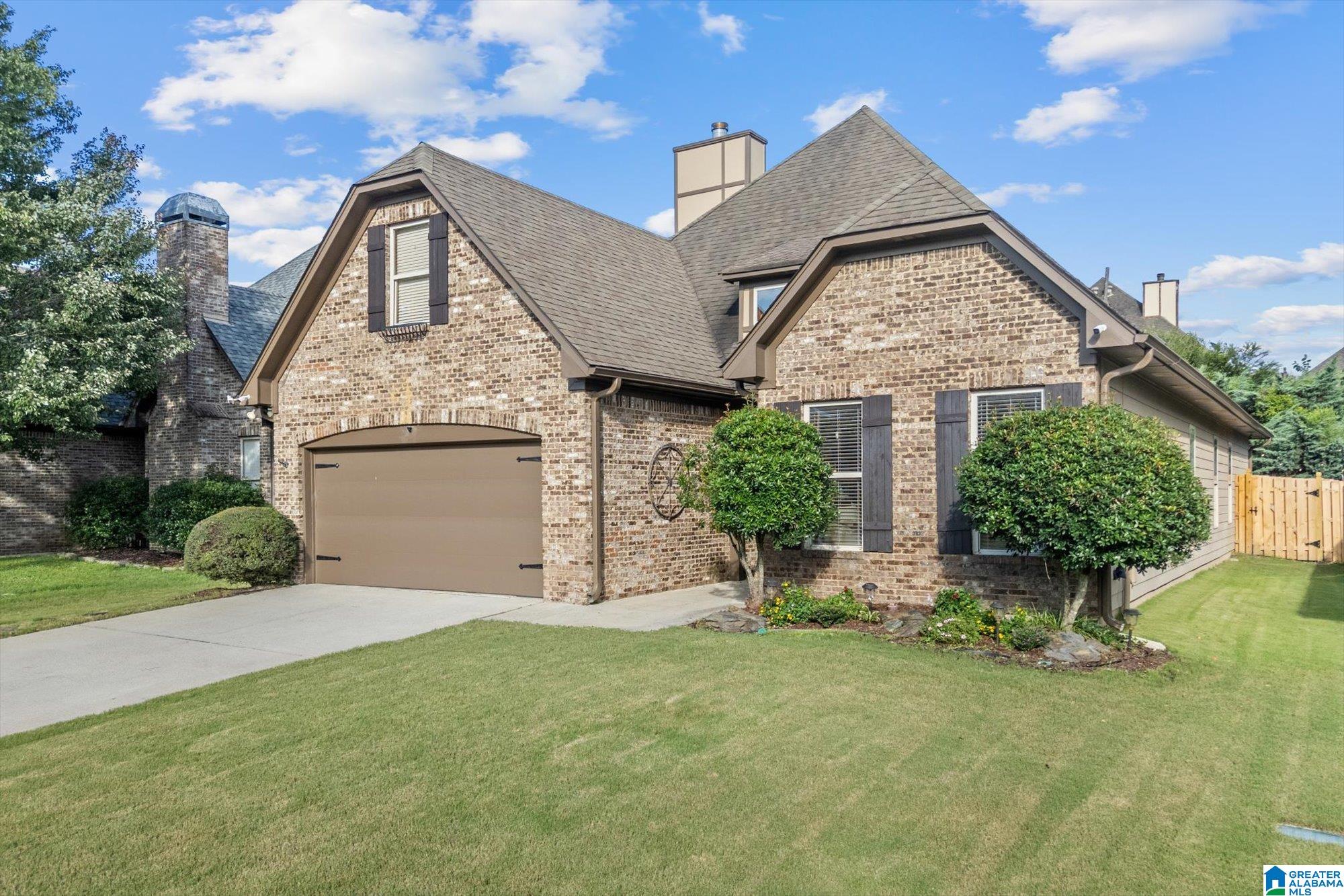 Photo 3 of Sale Pending at 1016 Aronimink Dr, Calera, AL 35040 | MLS# 21457035 | Listing updated on 2026-07-02