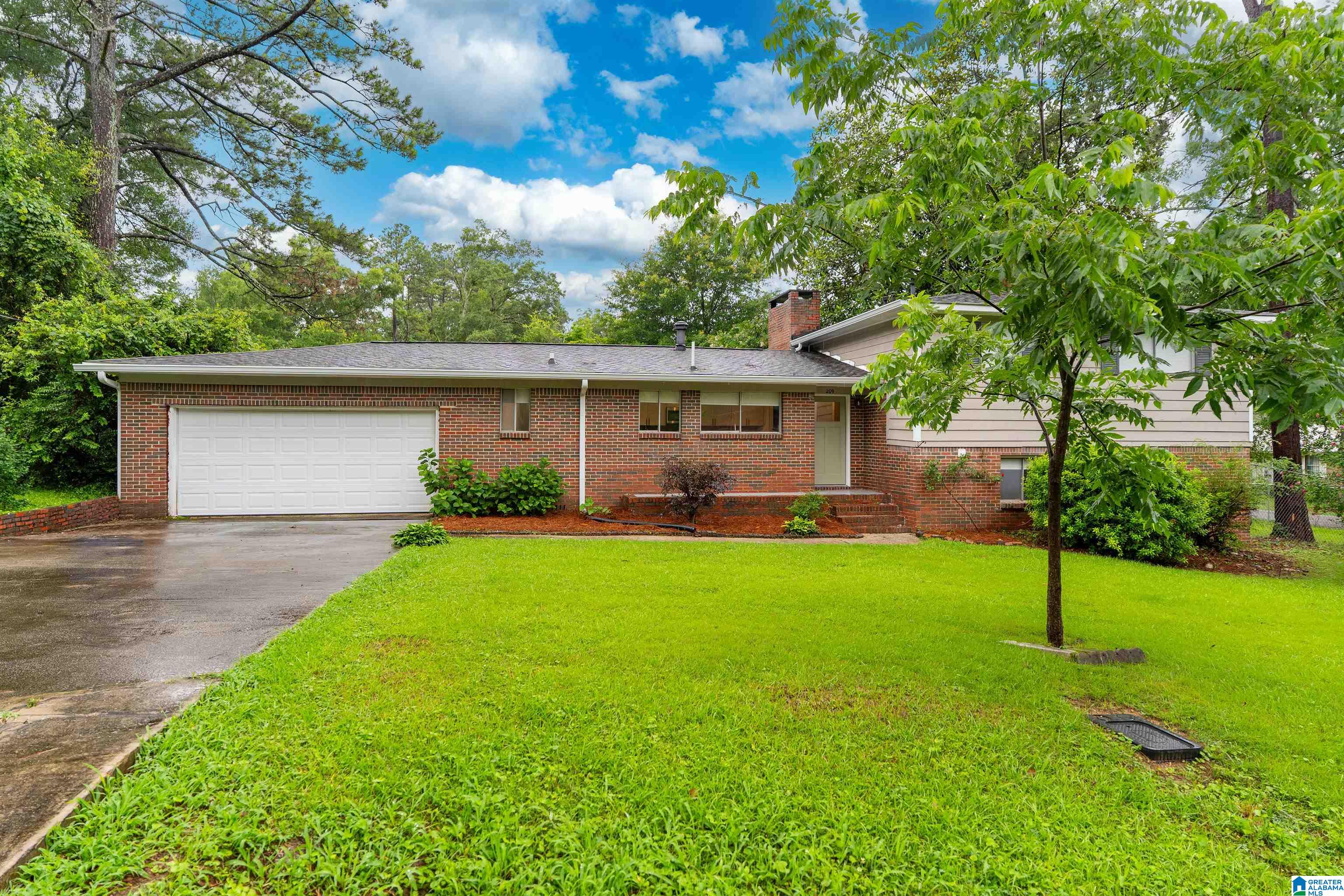 3rd image of 209 Hillwood Dr, Alabaster, AL 35007 | MLS# 21457062