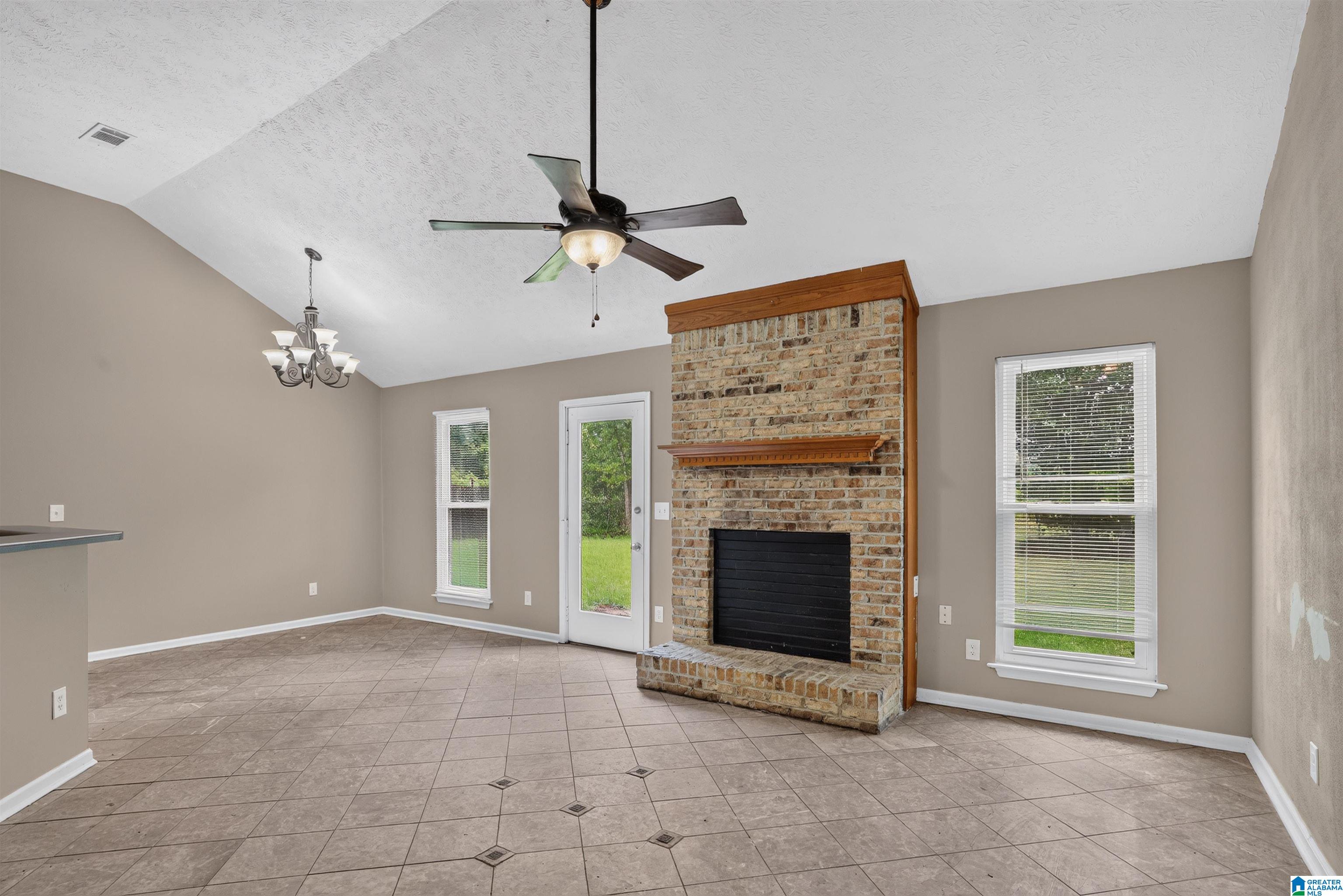 Photo 4 of Sale Pending at 7082 Lakeview Dr, Montgomery, AL 36117 | MLS# 21457106 | Listing updated on 2026-09-03
