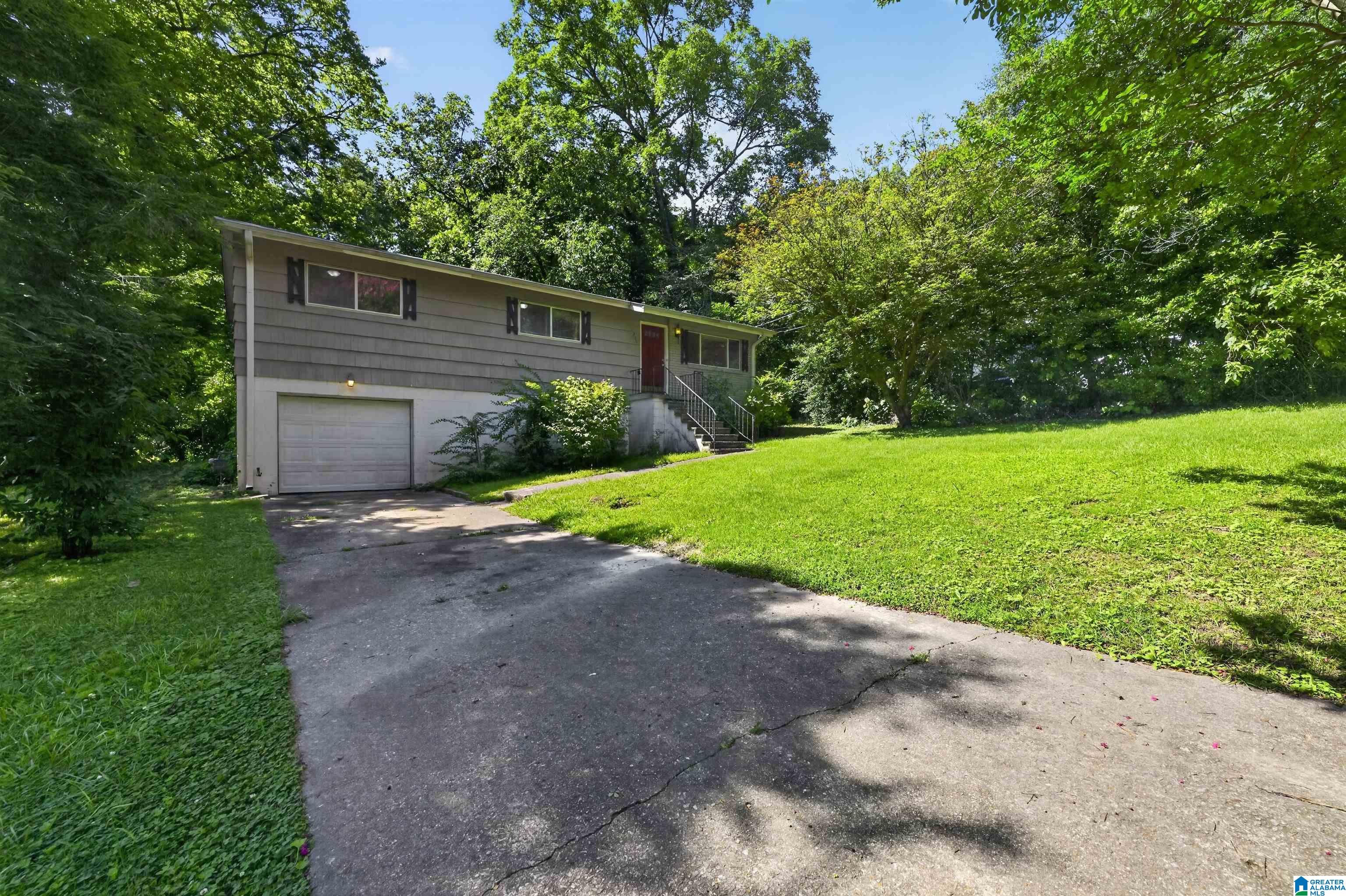 Photo 3 of Single family home for sale at 205 Cathy Ln, Birmingham, AL 35215 | MLS# 21457112 | Listing updated on 2026-09-10