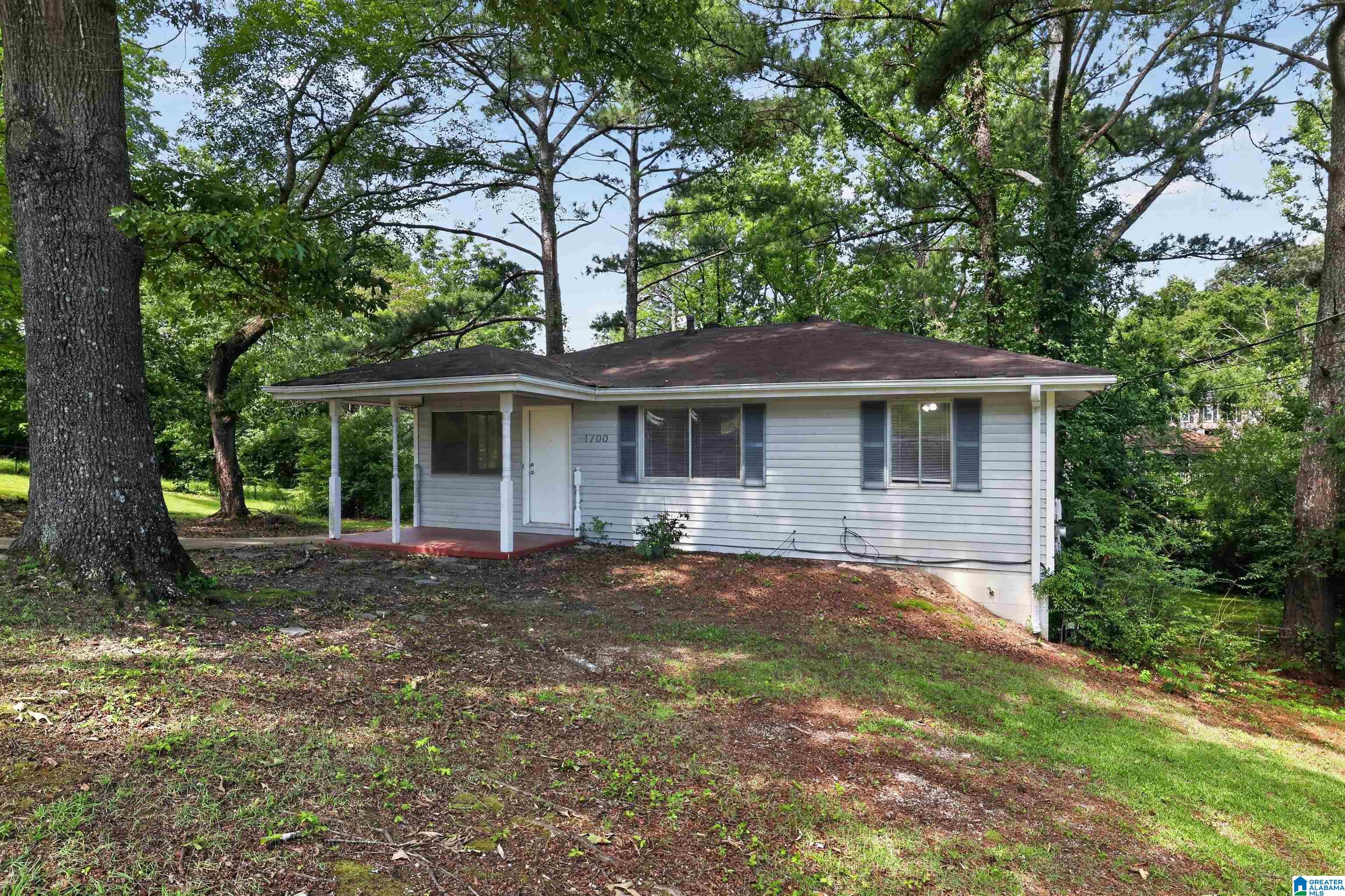 Photo 2 of Single family home for sale at 1700 4th Way Nw, Center Point, AL 35215 | MLS# 21457114 | Listing updated on 2026-09-09