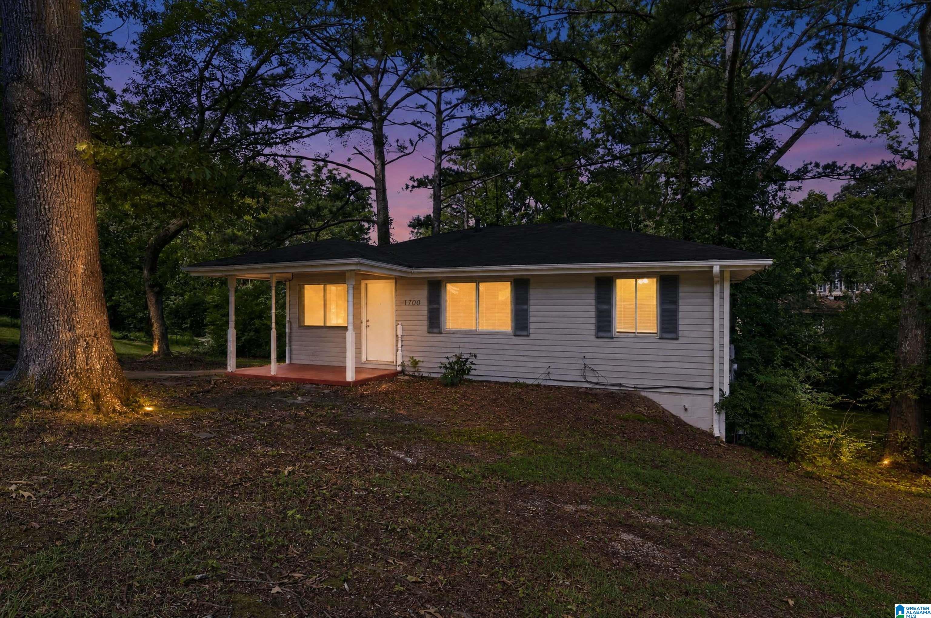 Photo 3 of Single family home for sale at 1700 4th Way Nw, Center Point, AL 35215 | MLS# 21457114 | Listing updated on 2026-09-09