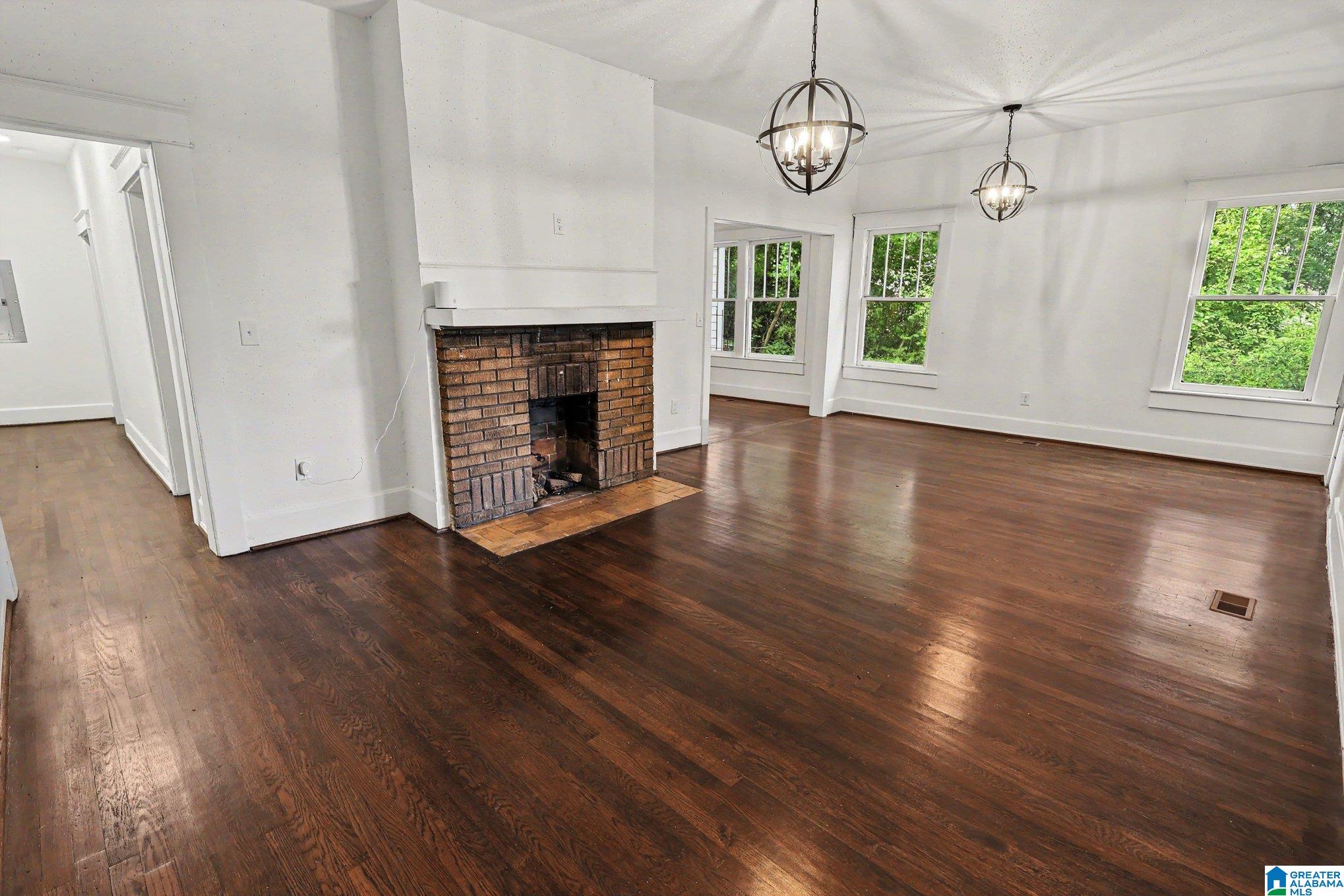 Photo 3 of Sale Pending at 716 8th Court W, Birmingham, AL 35204 | MLS# 21457120 | Listing updated on 2026-08-27