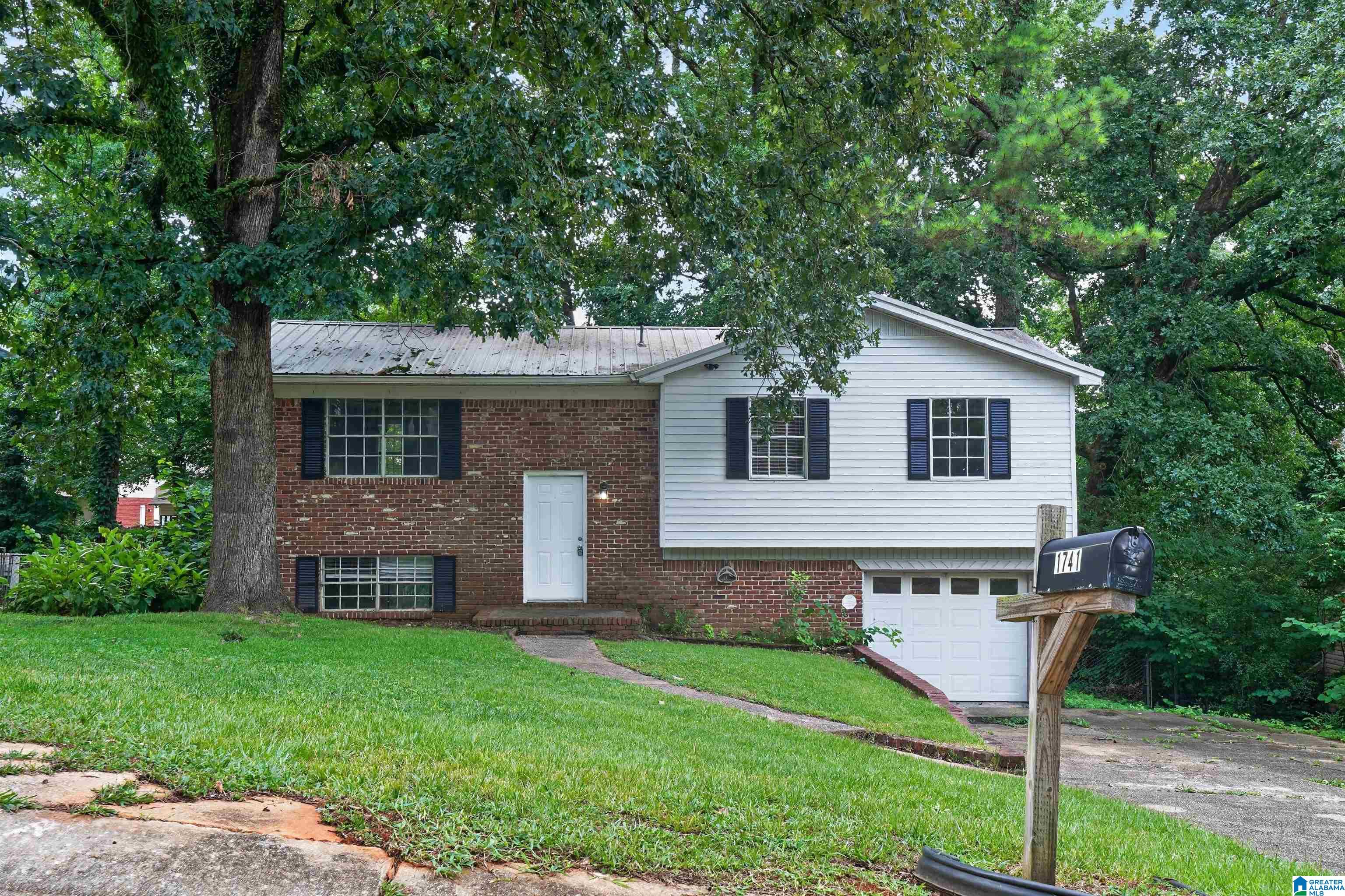 Photo 3 of Single family home for sale at 1741 Molly Dr, Birmingham, AL 35235 | MLS# 21457122 | Listing updated on 2026-07-10