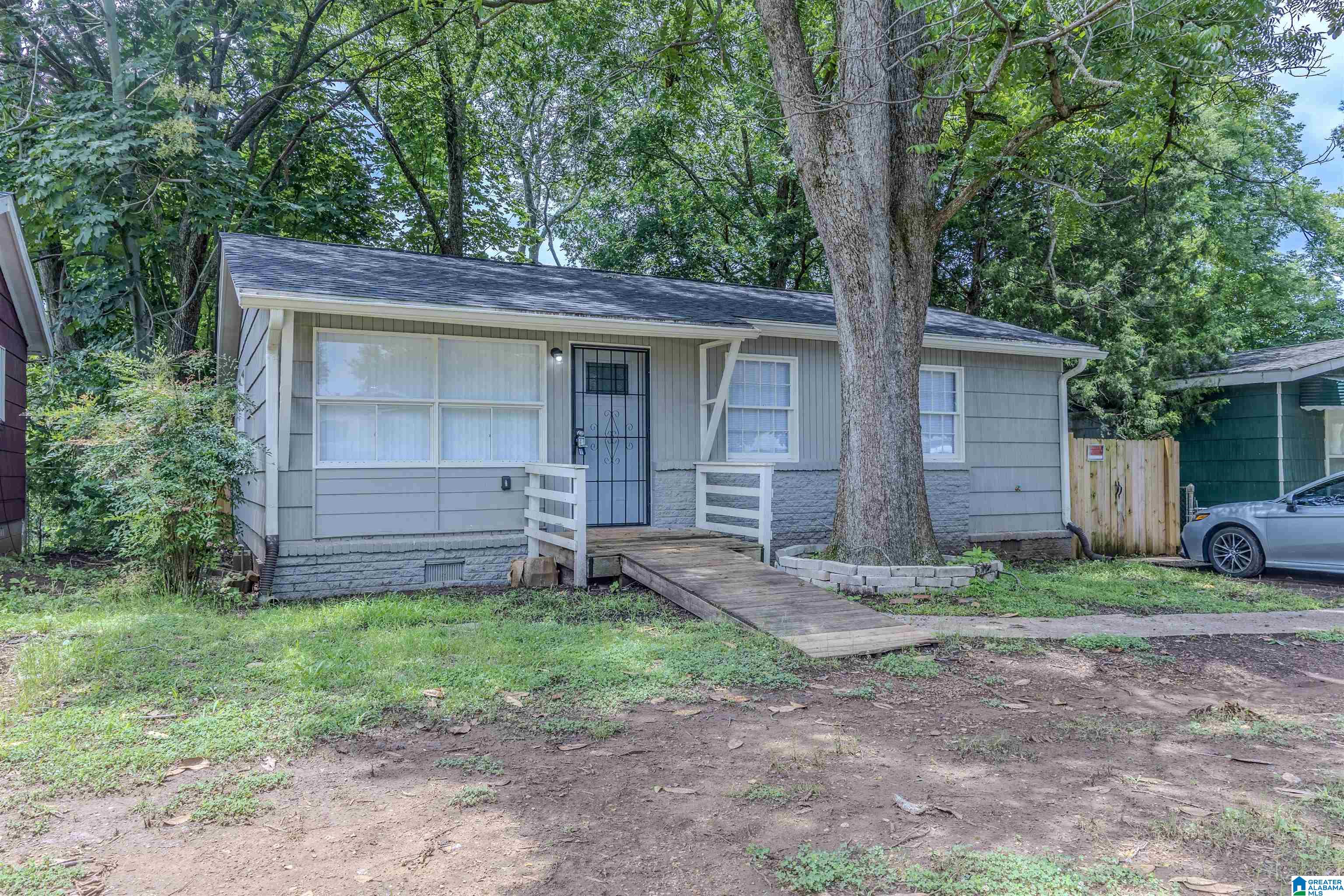 Photo 2 of Single family home for sale at 1549 Dennison Ave Sw, Birmingham, AL 35211 | MLS# 21457166 | Listing updated on 2026-08-27
