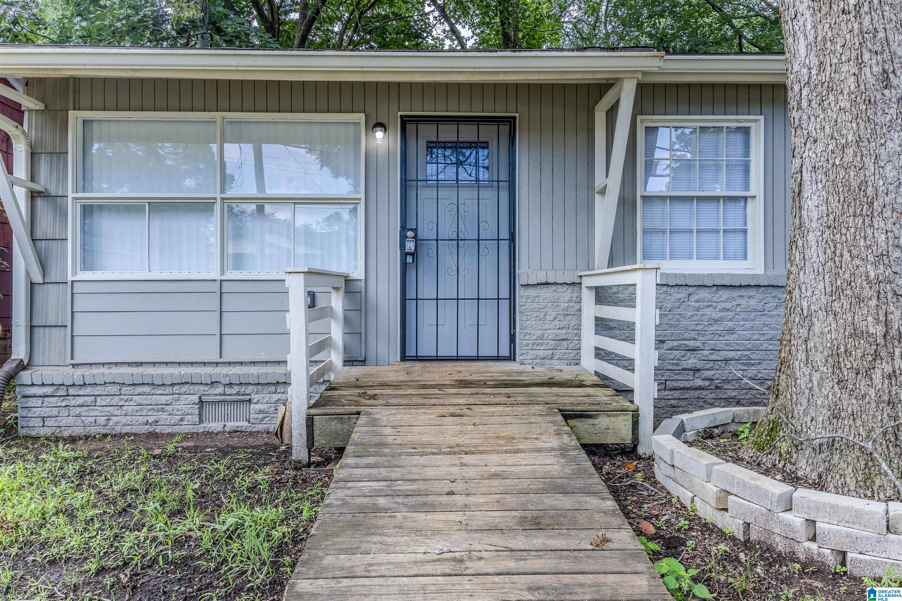 Photo 3 of Single family home for sale at 1549 Dennison Ave Sw, Birmingham, AL 35211 | MLS# 21457166 | Listing updated on 2026-08-27