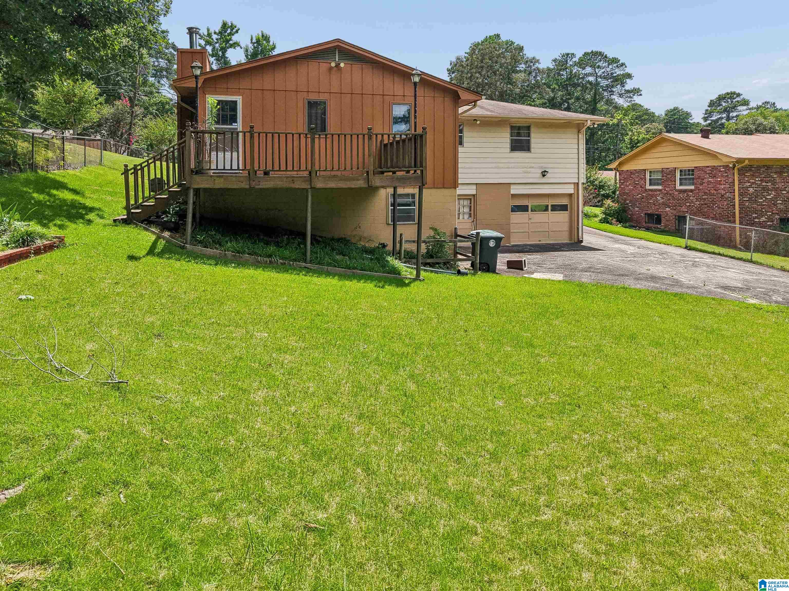 Photo 2 of Sale Pending at 830 Sherwood Forest Dr, Birmingham, AL 35235 | MLS# 21457243 | Listing updated on 2026-07-09