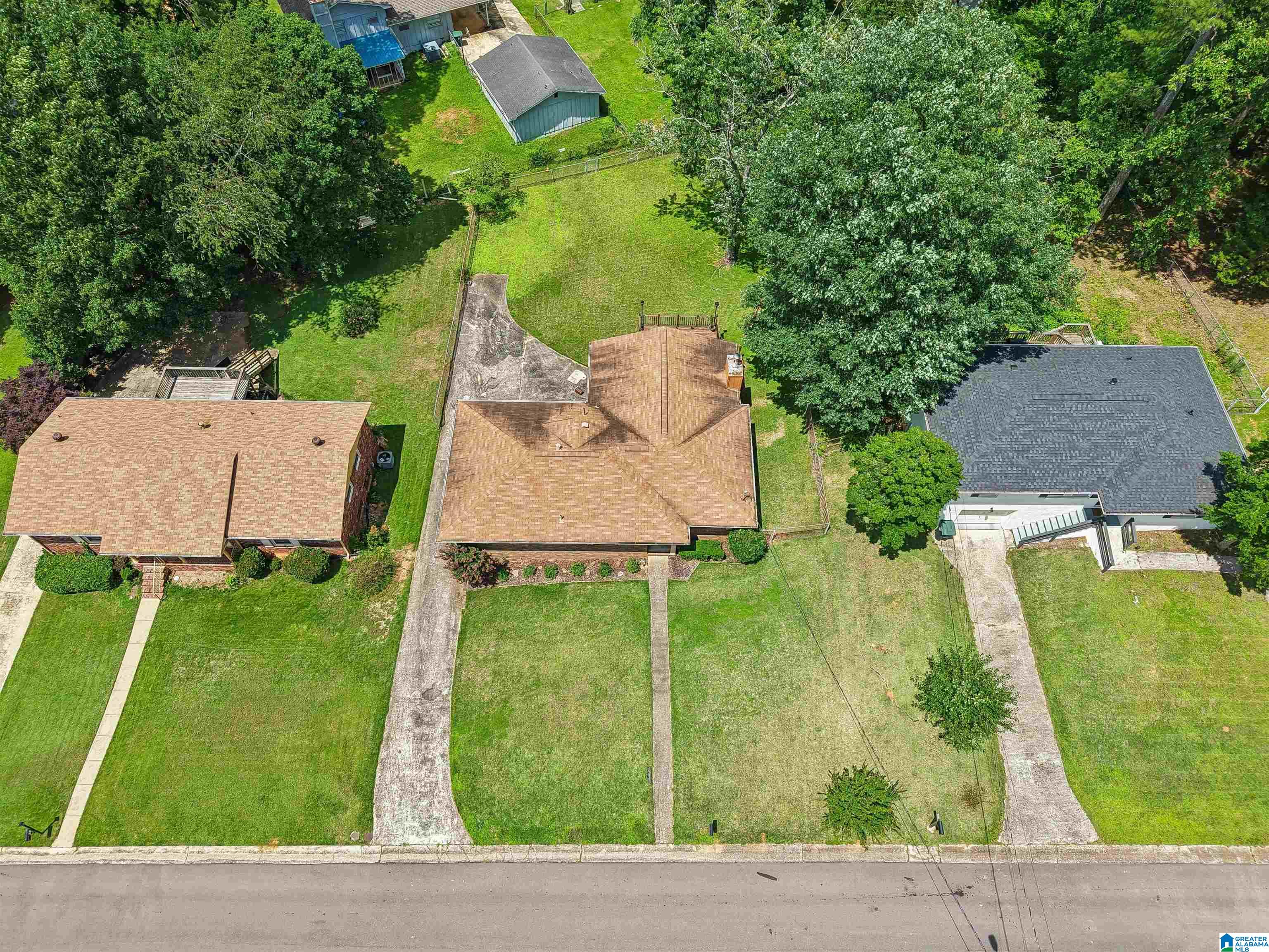 Photo 3 of Sale Pending at 830 Sherwood Forest Dr, Birmingham, AL 35235 | MLS# 21457243 | Listing updated on 2026-07-09