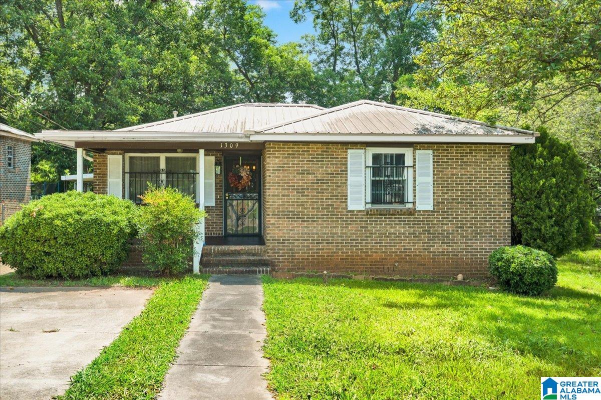 Photo 1 of Single family home for sale at 1309 19th Place Sw, Birmingham, AL 35211 | MLS# 21457269 | Listing updated on 2026-08-01
