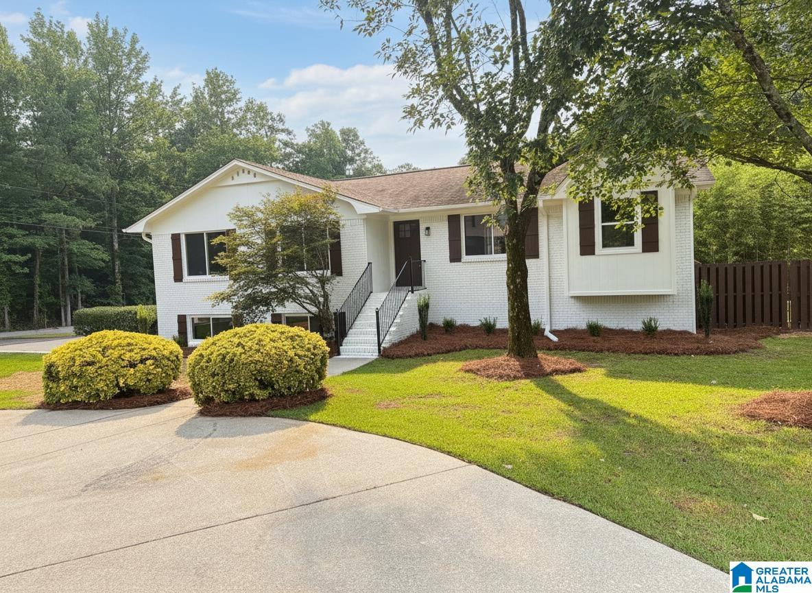 Homes for sale in Bessemer, AL | 1641 Glenridge Dr, Bessemer, AL 35022 | MLS# 21457283