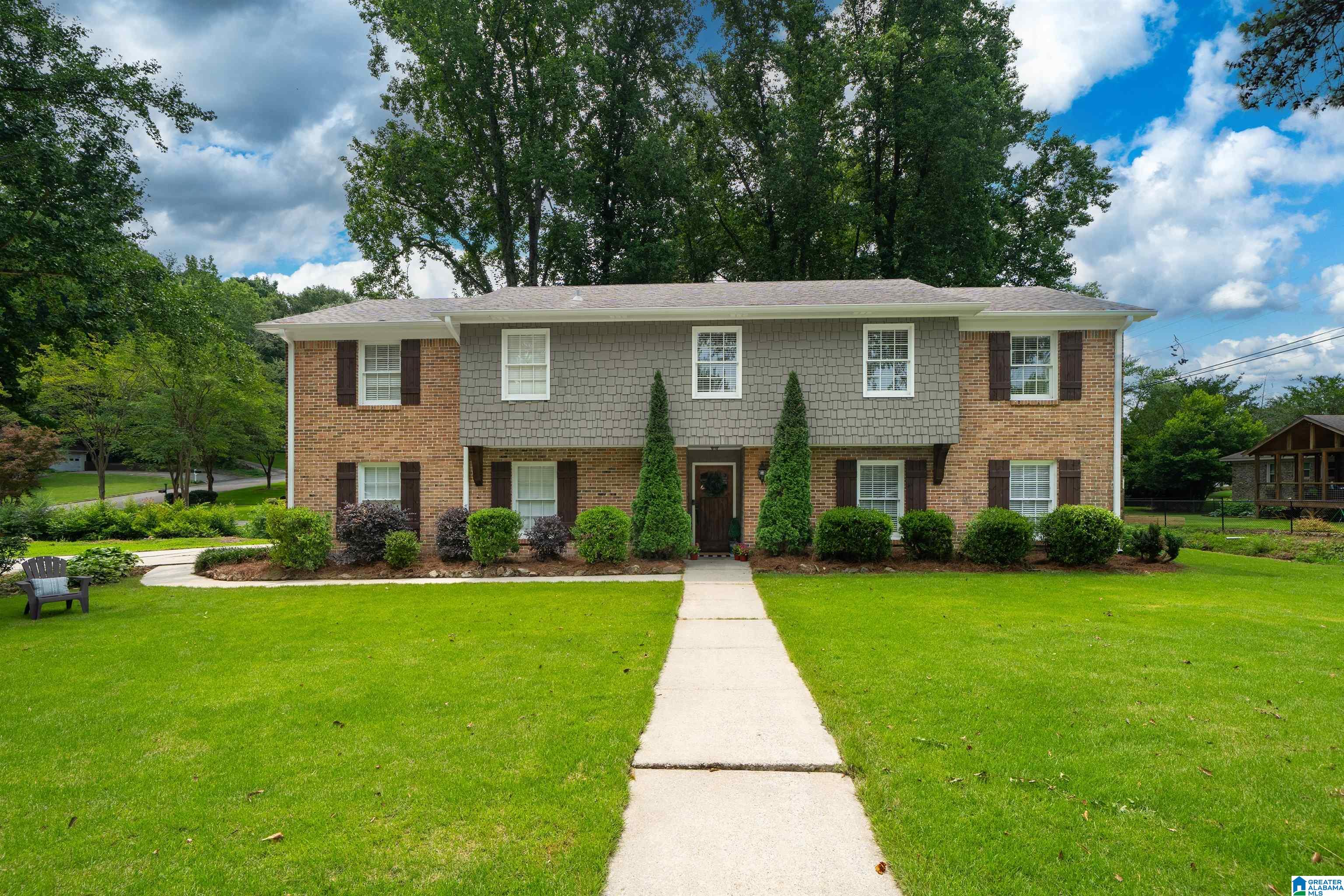 3rd image of 2400 Meadowlark Dr, Hoover, AL 35226 | MLS# 21457317
