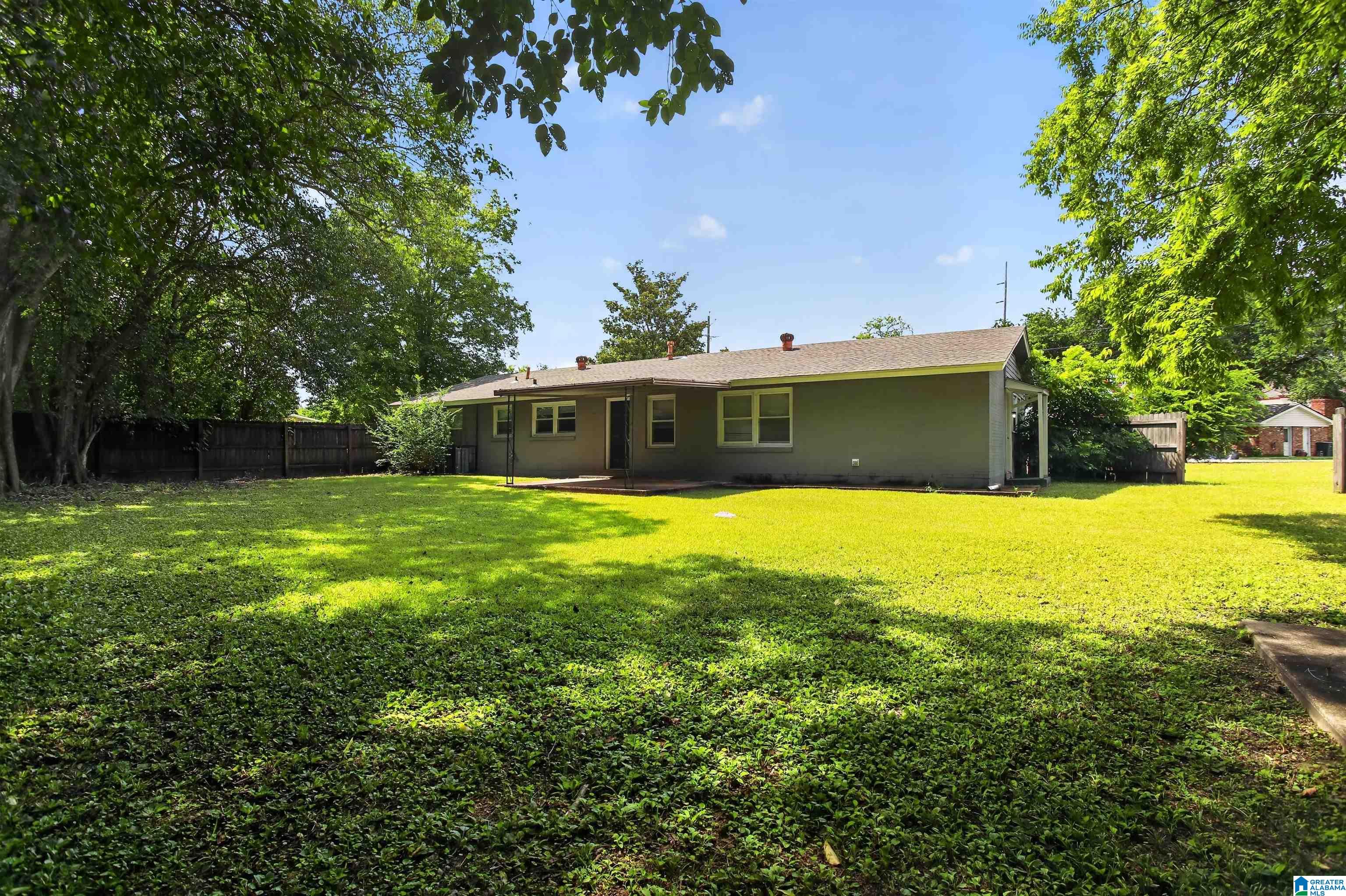 Photo 3 of Single family home for sale at 3000 N Colonial Dr, Montgomery, AL 36111 | MLS# 21457347 | Listing updated on 2026-09-09
