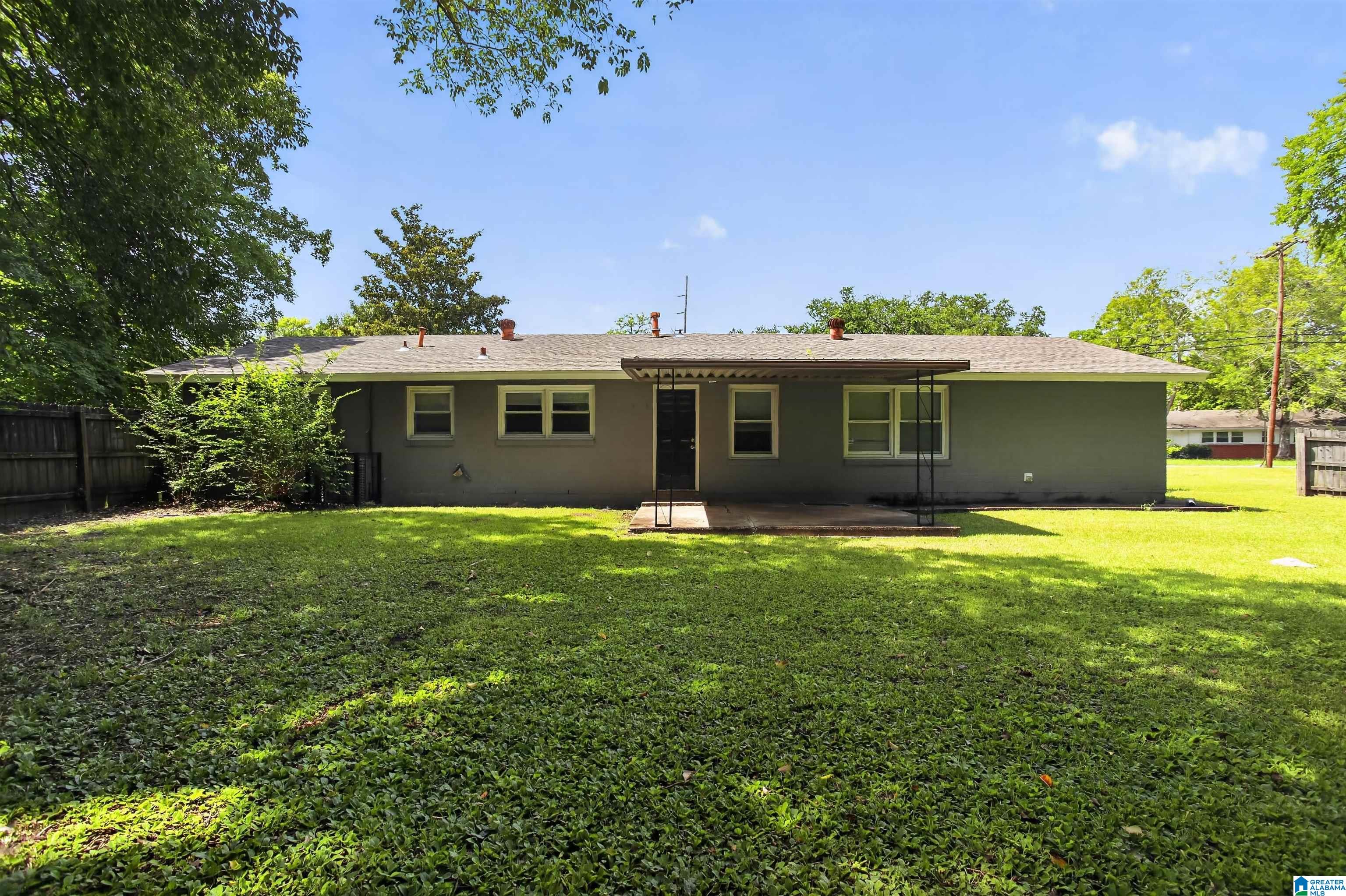 Photo 3 of Single family home for sale at 3000 N Colonial Dr, Montgomery, AL 36111 | MLS# 21457347 | Listing updated on 2026-09-09