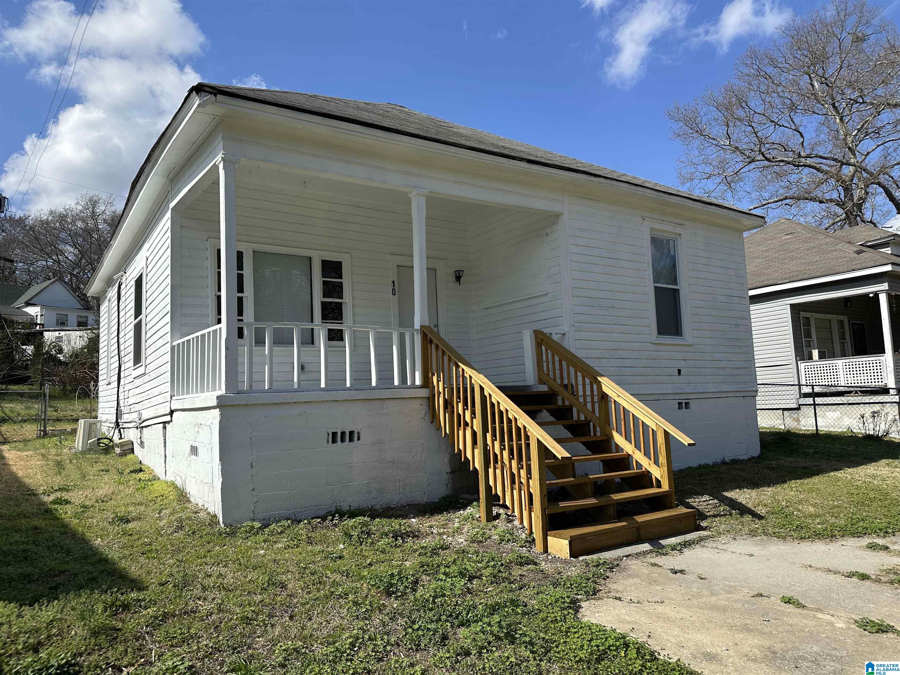 Photo 2 of Single family home for sale at 10 Railroad Ave, Anniston, AL 36201 | MLS# 21457353 | Listing updated on 2026-06-27