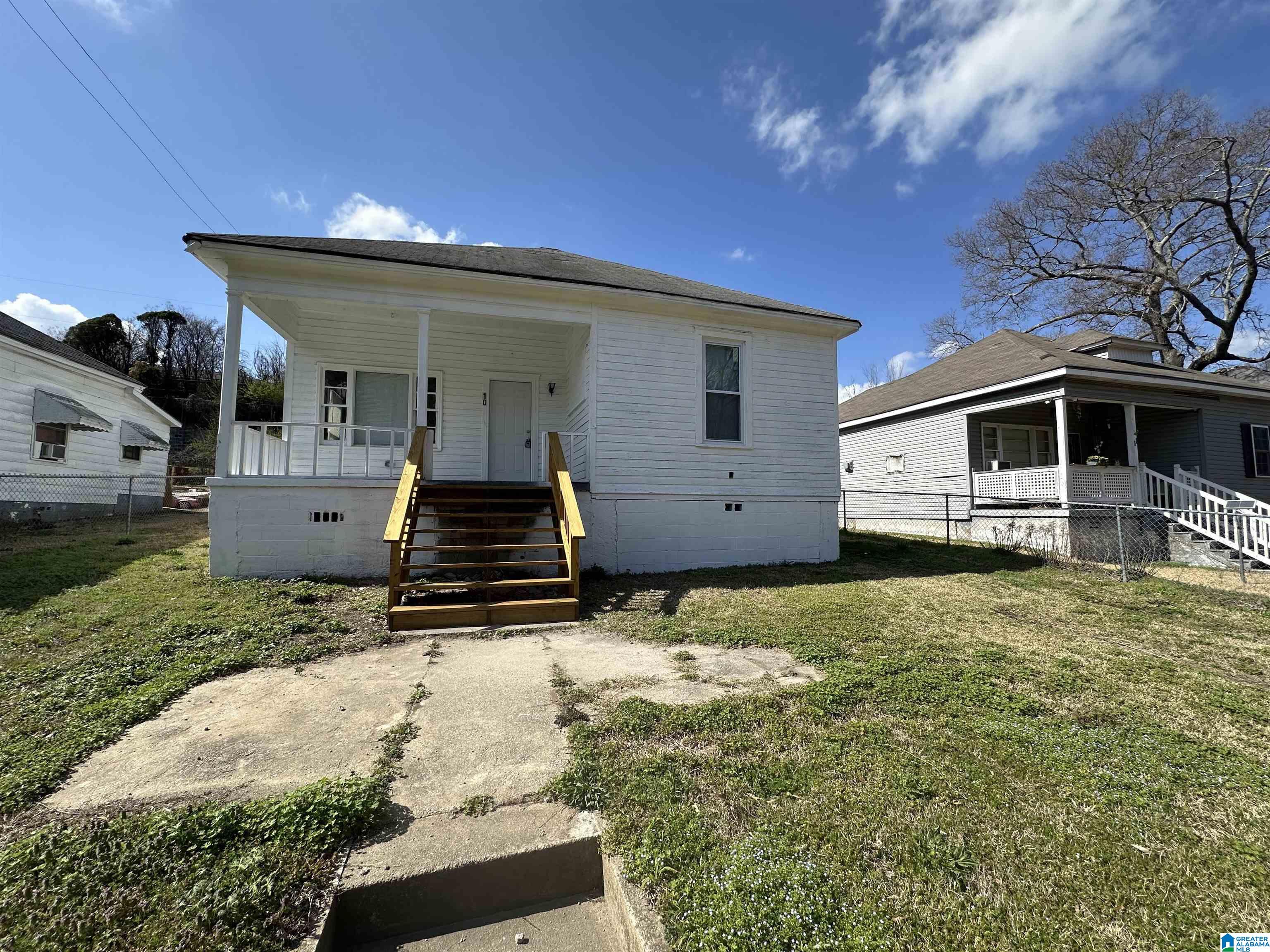Photo 3 of Single family home for sale at 10 Railroad Ave, Anniston, AL 36201 | MLS# 21457353 | Listing updated on 2026-06-27