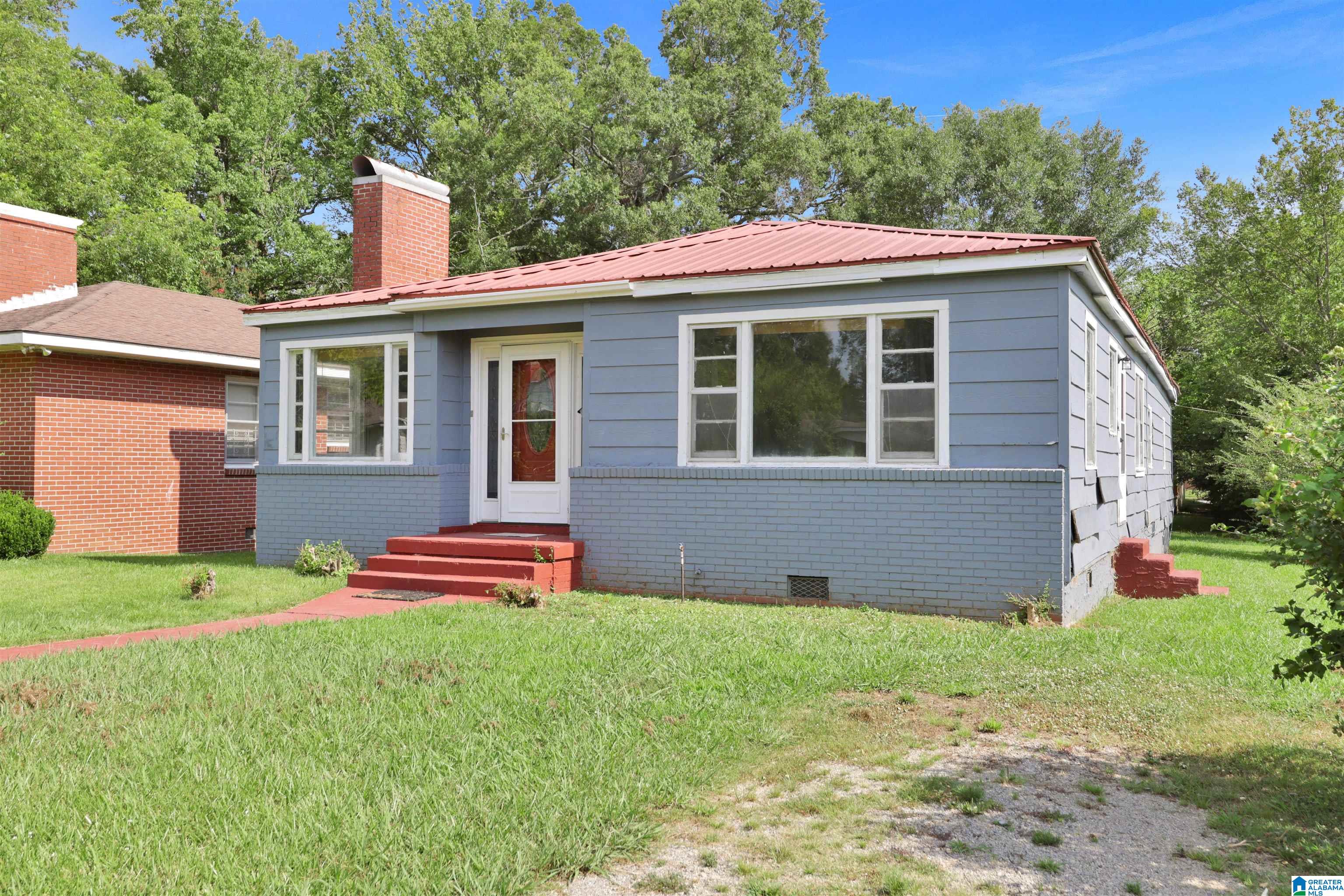 Photo 2 of Single family home for sale at 1024 Claxton St, Anniston, AL 36201 | MLS# 21457361 | Listing updated on 2026-06-27