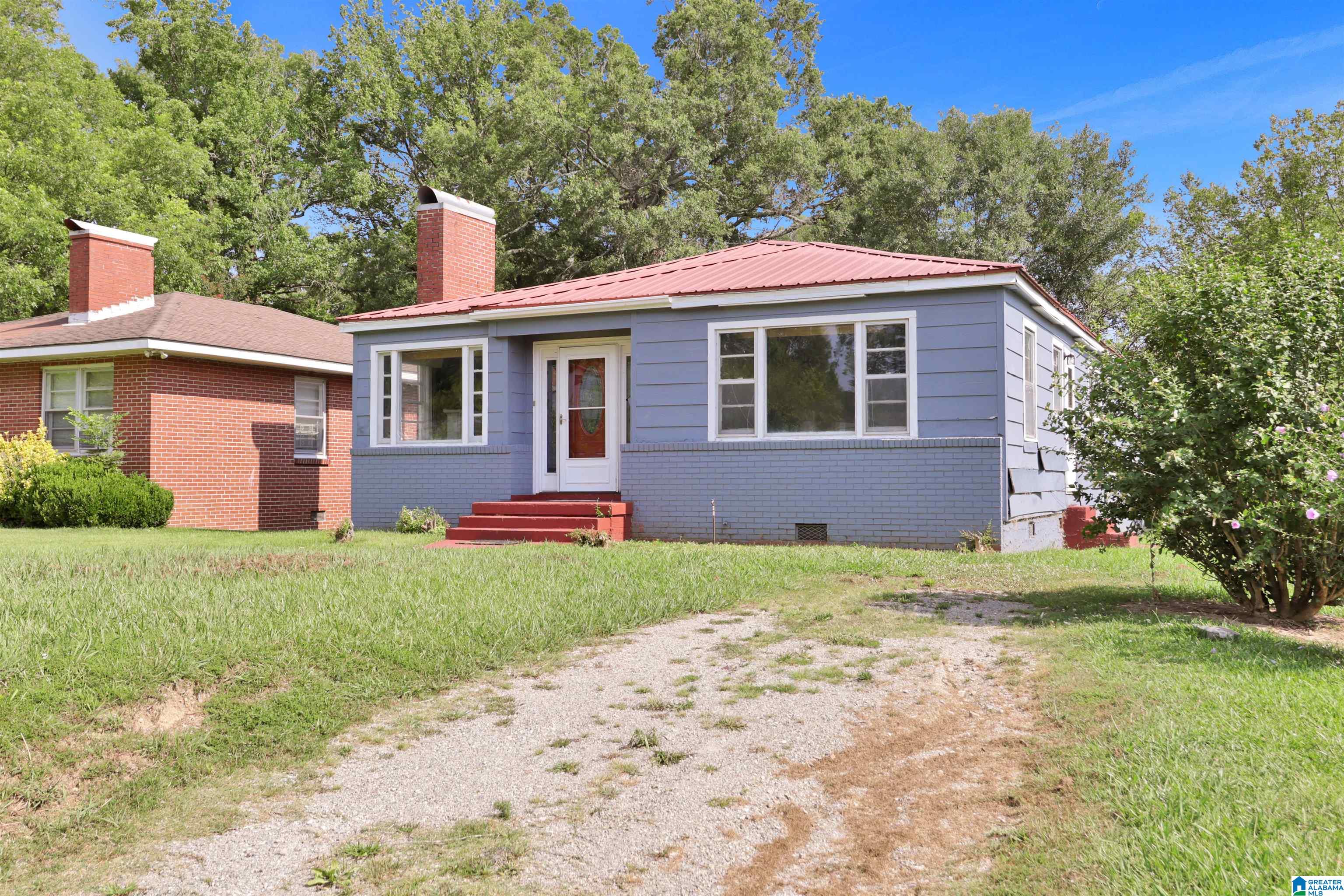 Photo 3 of Single family home for sale at 1024 Claxton St, Anniston, AL 36201 | MLS# 21457361 | Listing updated on 2026-06-27