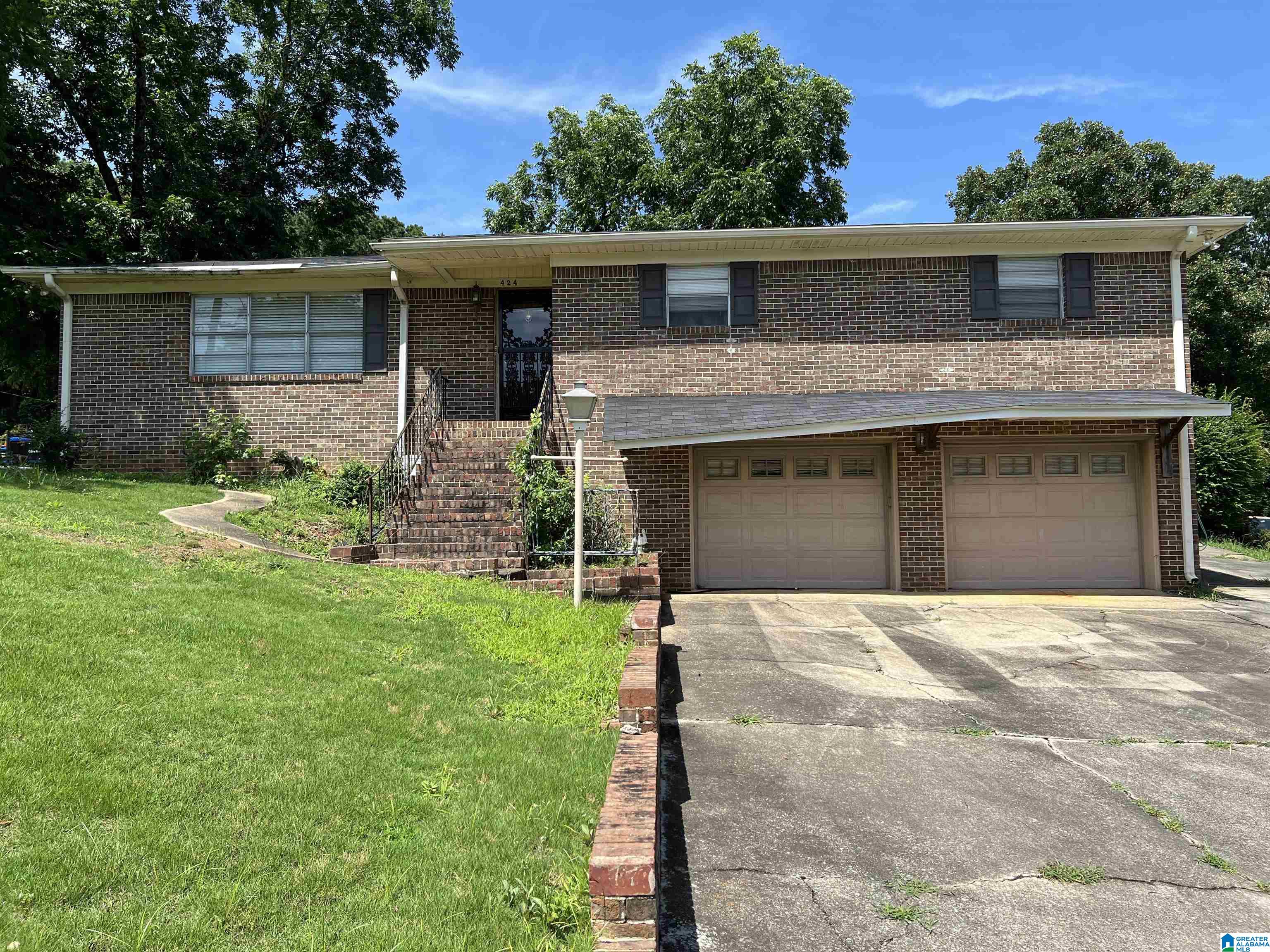 1st image of 424 Daniel Dr Ne, Center Point, AL 35215 | MLS# 21457400