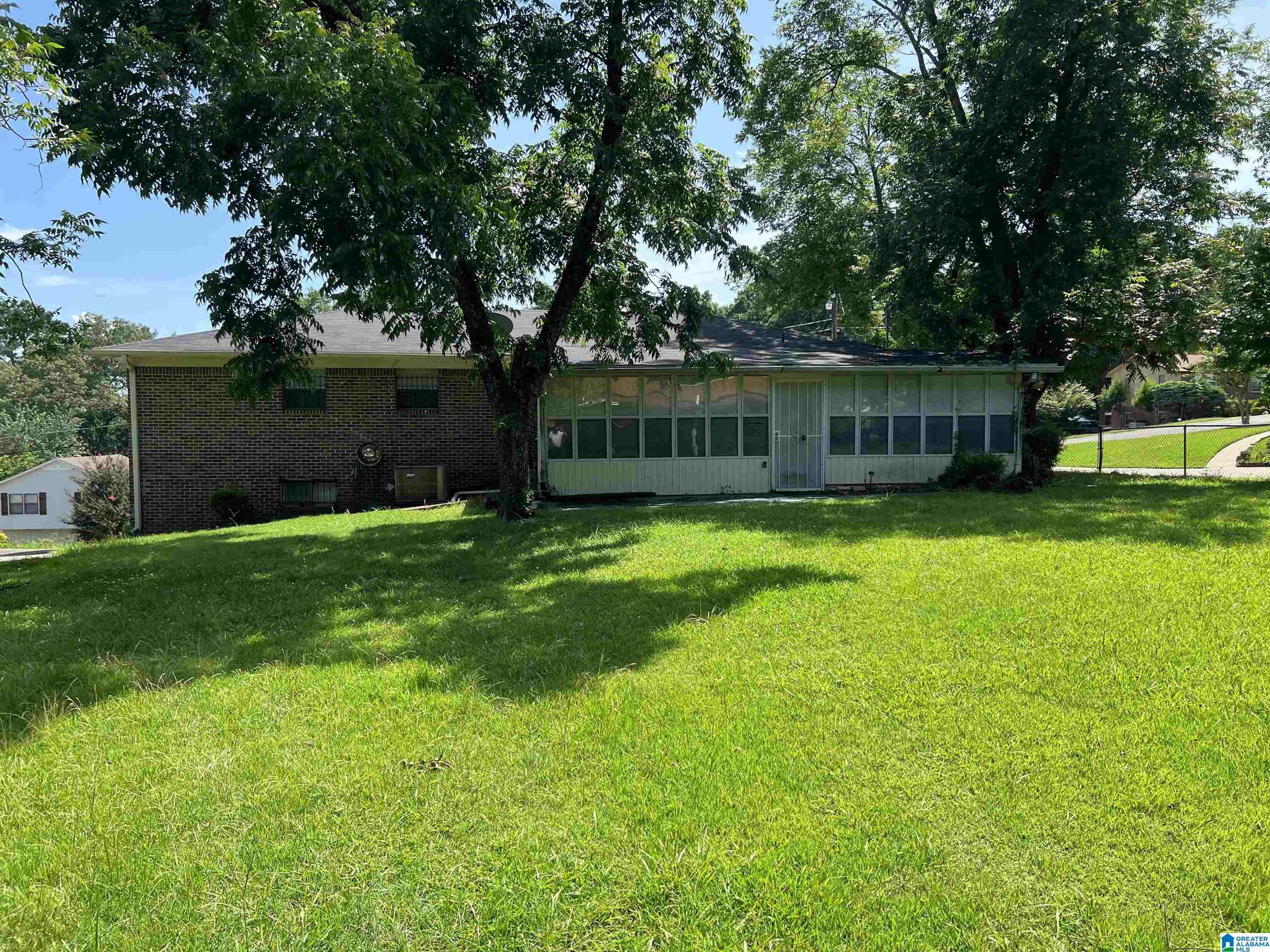3rd image of 424 Daniel Dr Ne, Center Point, AL 35215 | MLS# 21457400