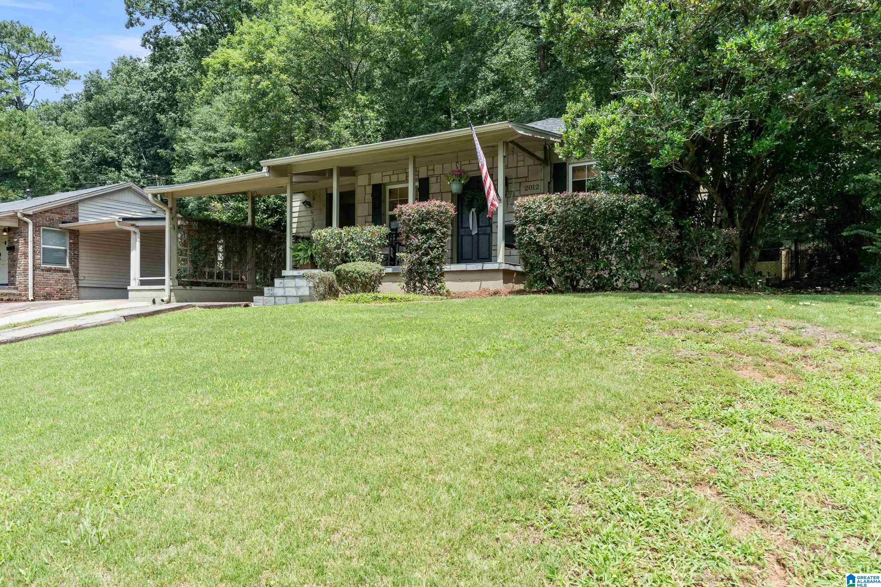 Photo 3 of Sale Pending at 2012 20th Avenue S, Birmingham, AL 35209 | MLS# 21457494 | Listing updated on 2026-07-12