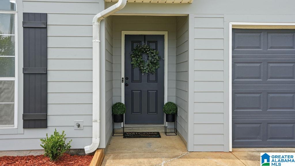 Photo 3 of Sale Pending at 98 Dexter Ave, Bessemer, AL 35023 | MLS# 21457498 | Listing updated on 2026-08-29