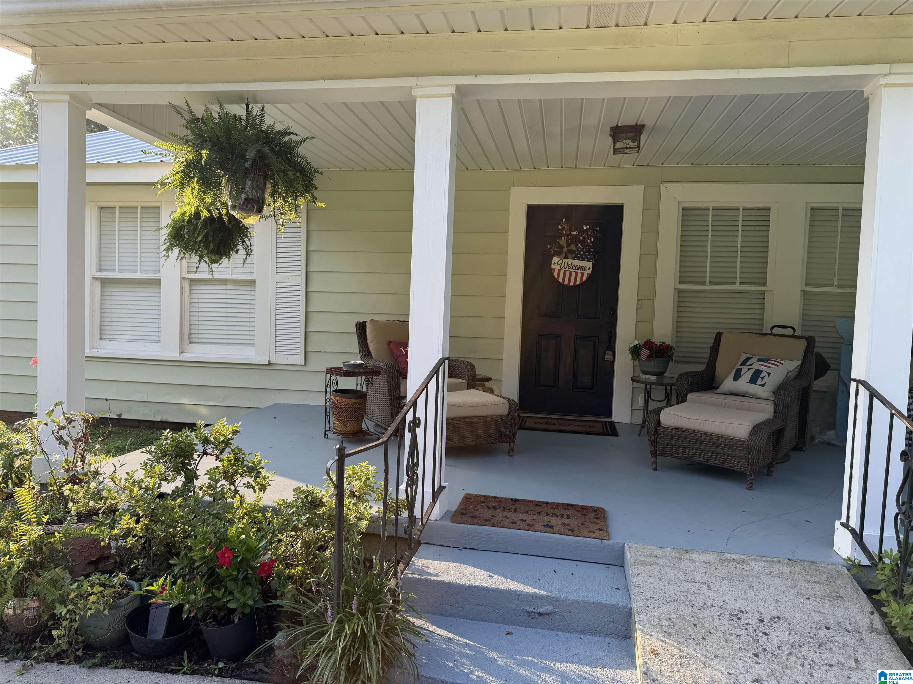 Photo 2 of Single family home for sale at 533 Dee Hendrix Rd, Bessemer, AL 35023 | MLS# 21457528 | Listing updated on 2026-07-21