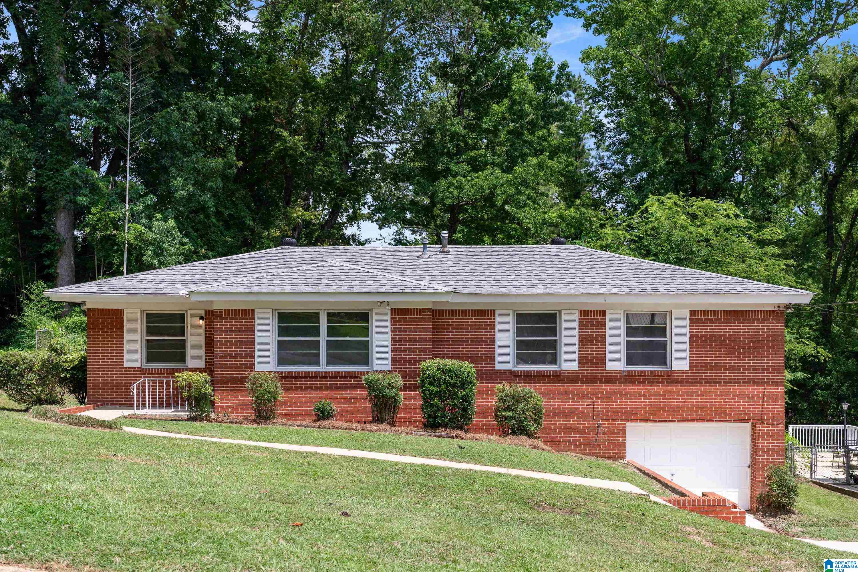 Photo 2 of Sale Pending at 1313 Hartford Dr, Birmingham, AL 35215 | MLS# 21457544 | Listing updated on 2026-09-08