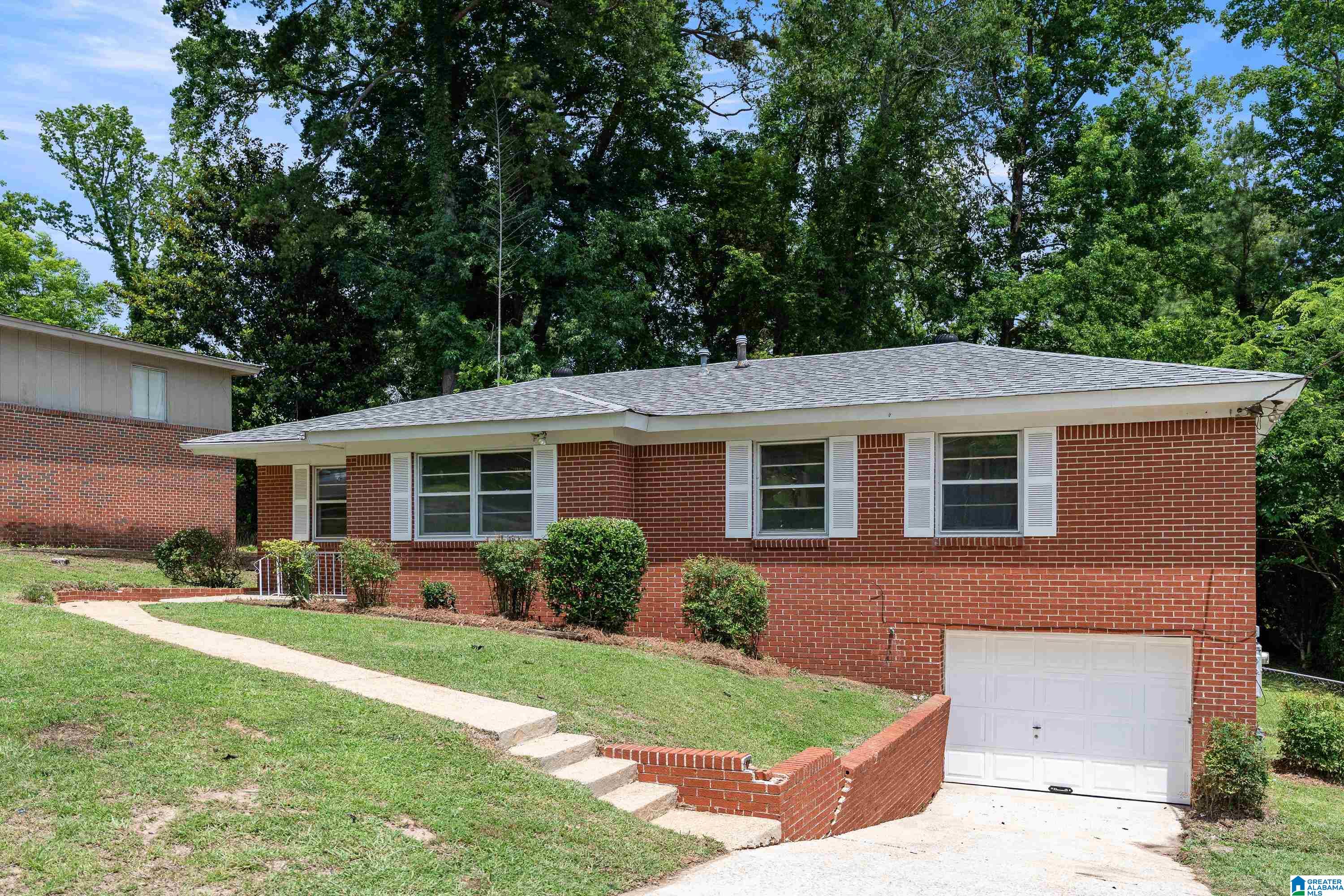 Photo 3 of Sale Pending at 1313 Hartford Dr, Birmingham, AL 35215 | MLS# 21457544 | Listing updated on 2026-09-08