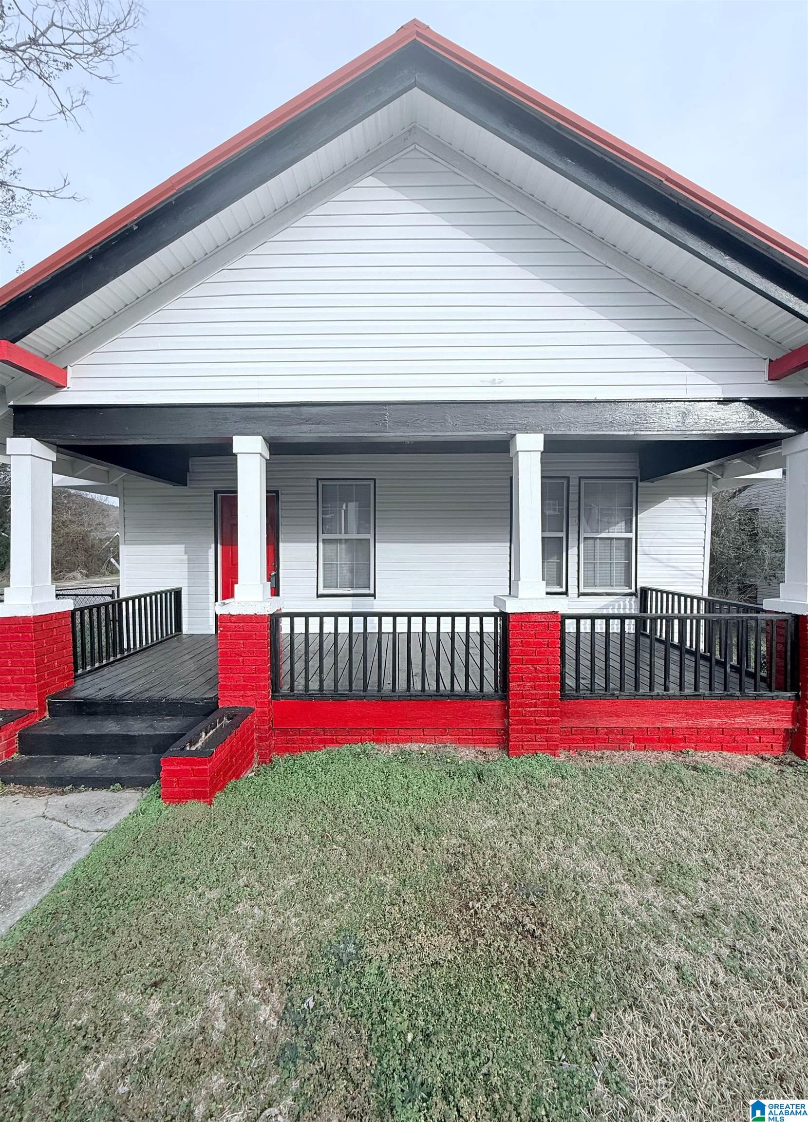 Photo 1 of Single family home for sale at 1831 Moore Ave, Anniston, AL 36201 | MLS# 21457586 | Listing updated on 2026-06-30