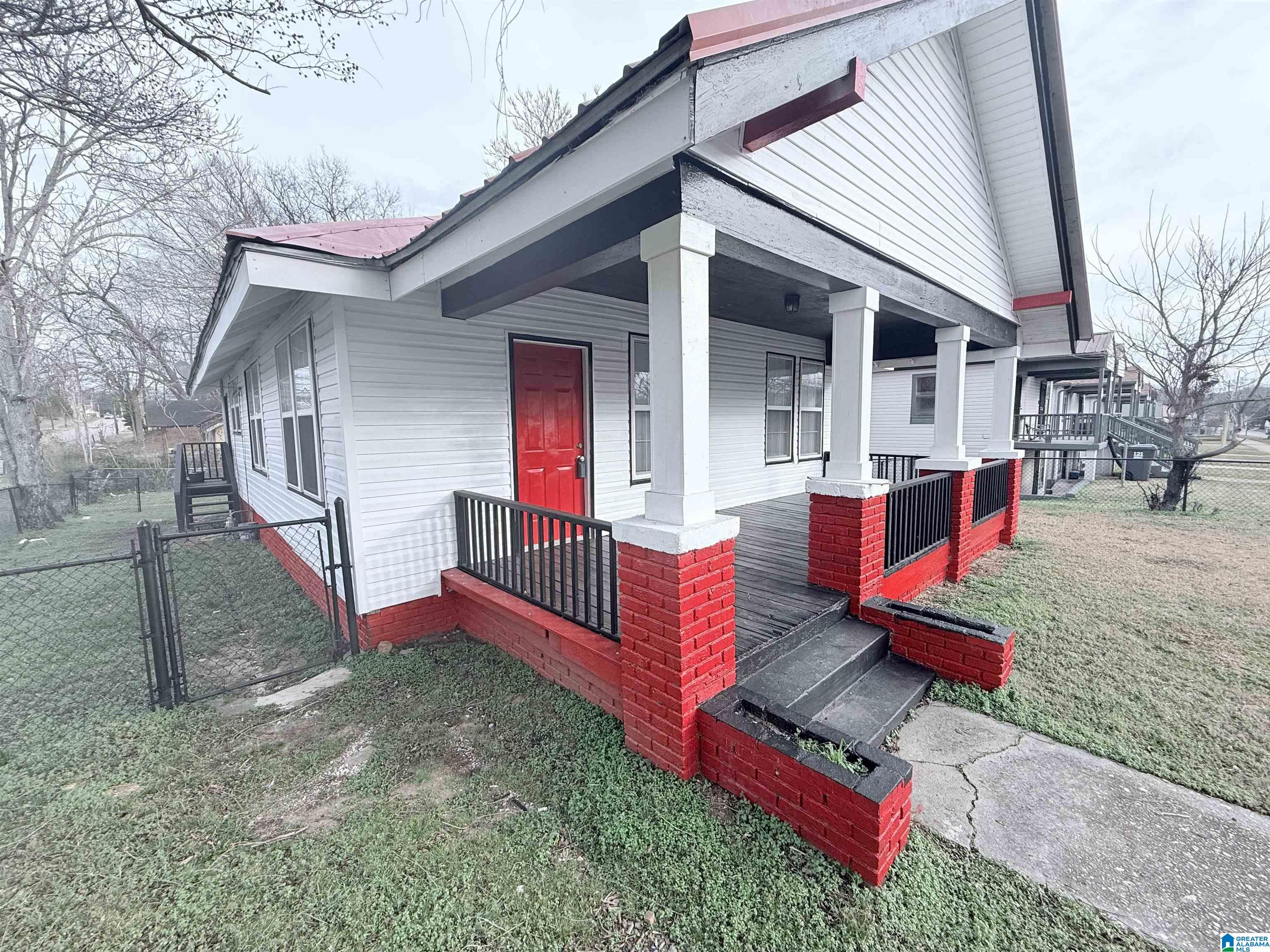 Photo 2 of Single family home for sale at 1831 Moore Ave, Anniston, AL 36201 | MLS# 21457586 | Listing updated on 2026-06-30