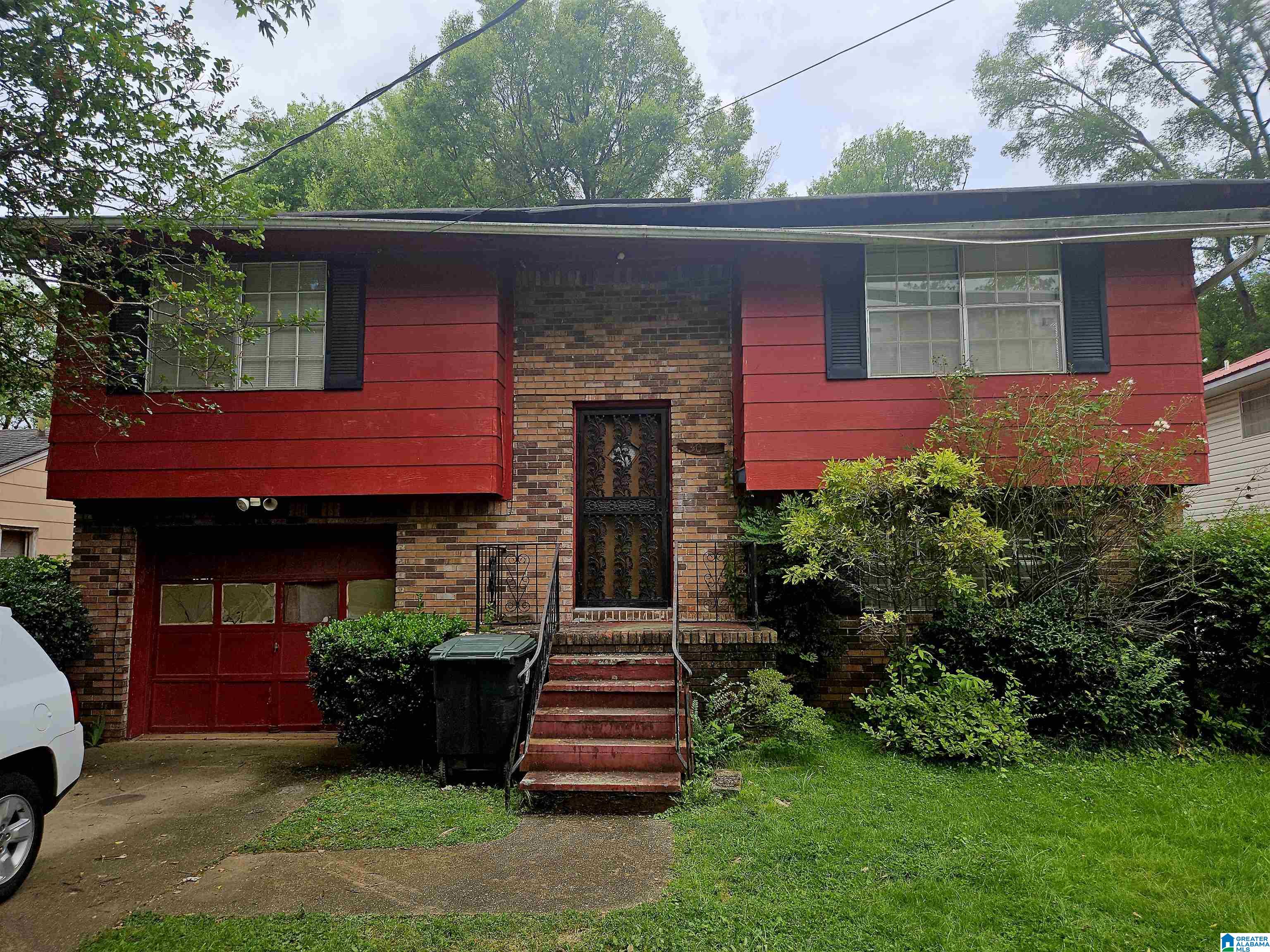 Photo 1 of Sale Pending at 3012 Border St, Birmingham, AL 35208 | MLS# 21457589 | Listing updated on 2026-09-16